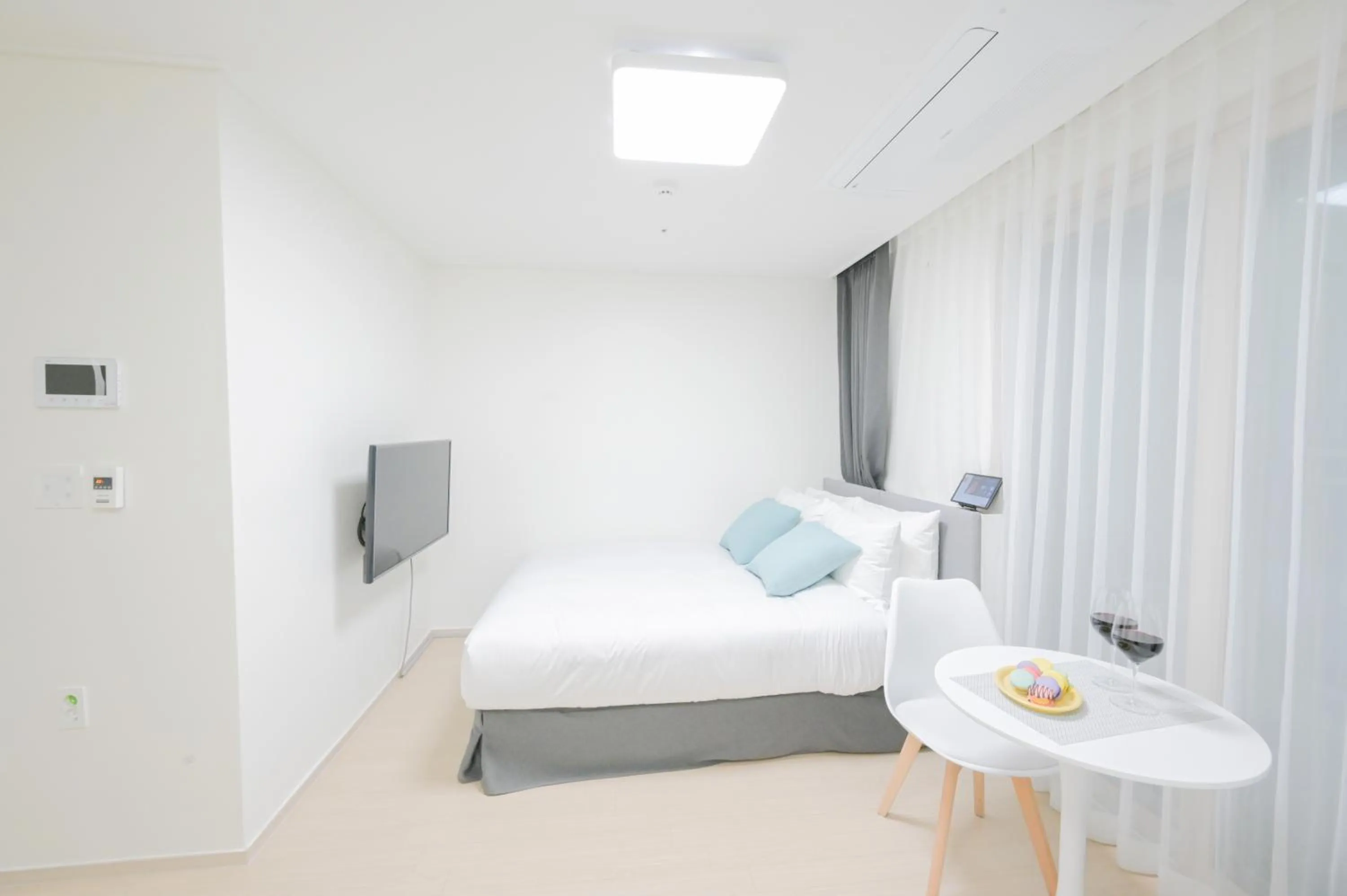 Double Room with Balcony - Mountain View in E7 YANGYANG JUKDO