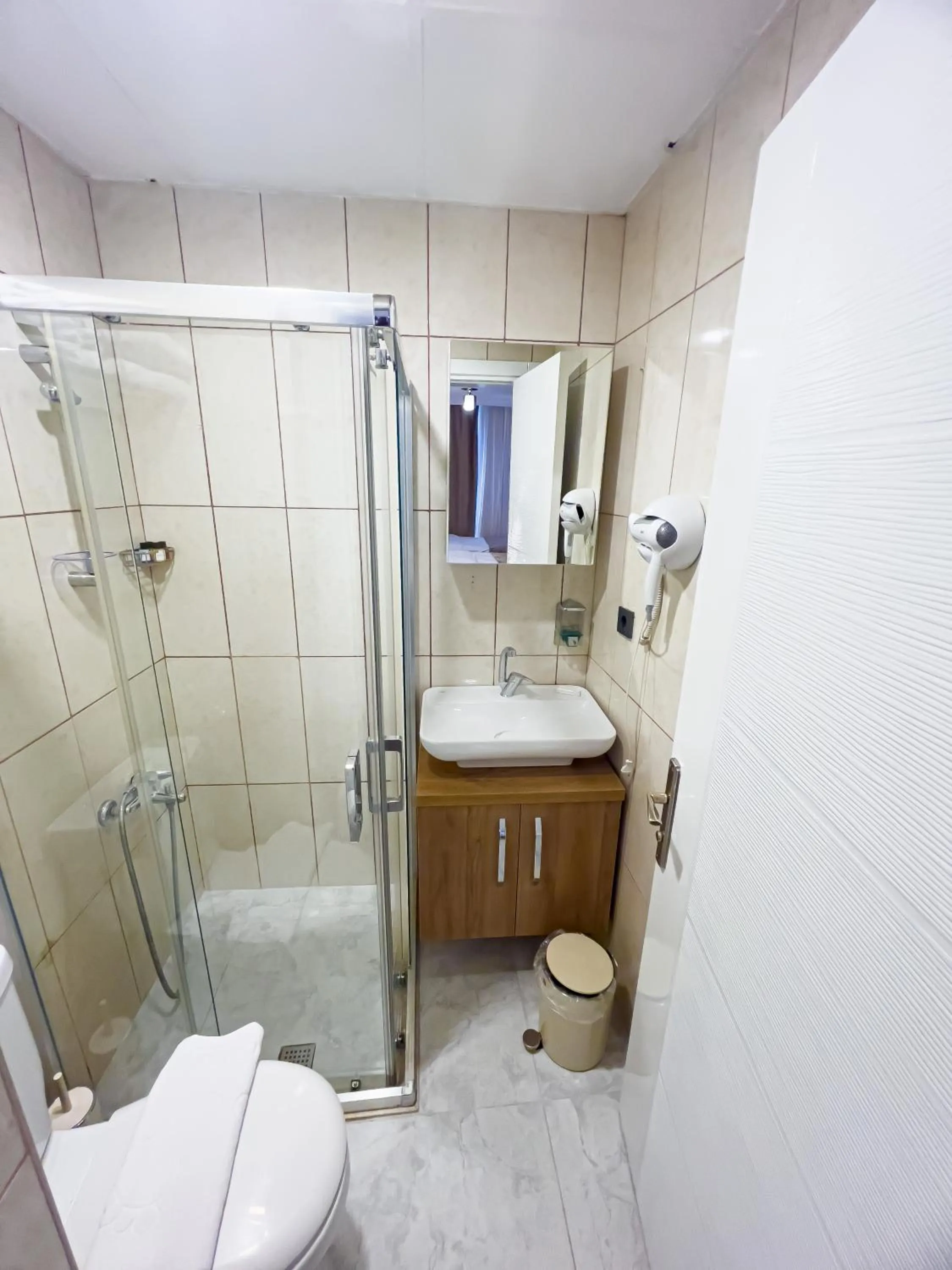 Triple Room in Helen Inn