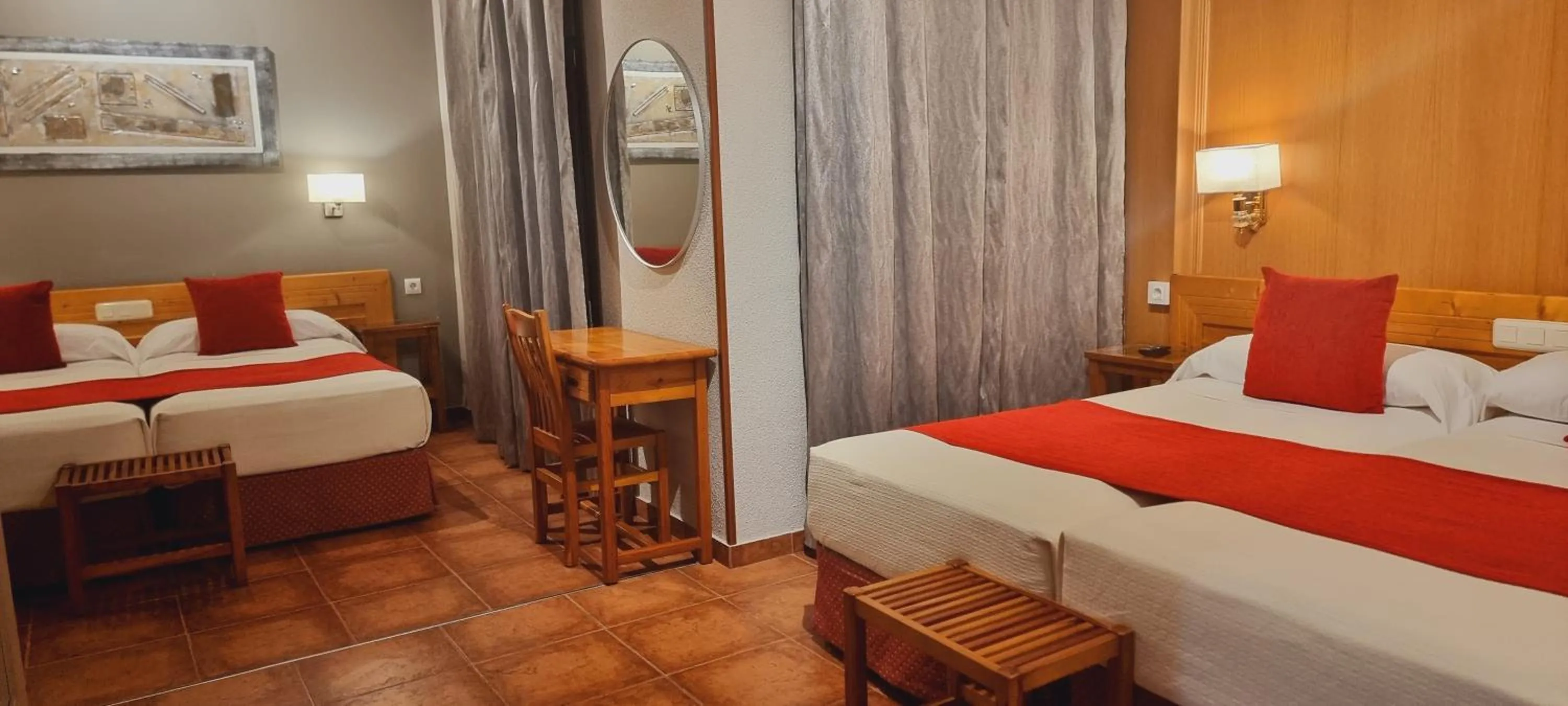 Family Room (4 Adults) in Hotel Real De Toledo