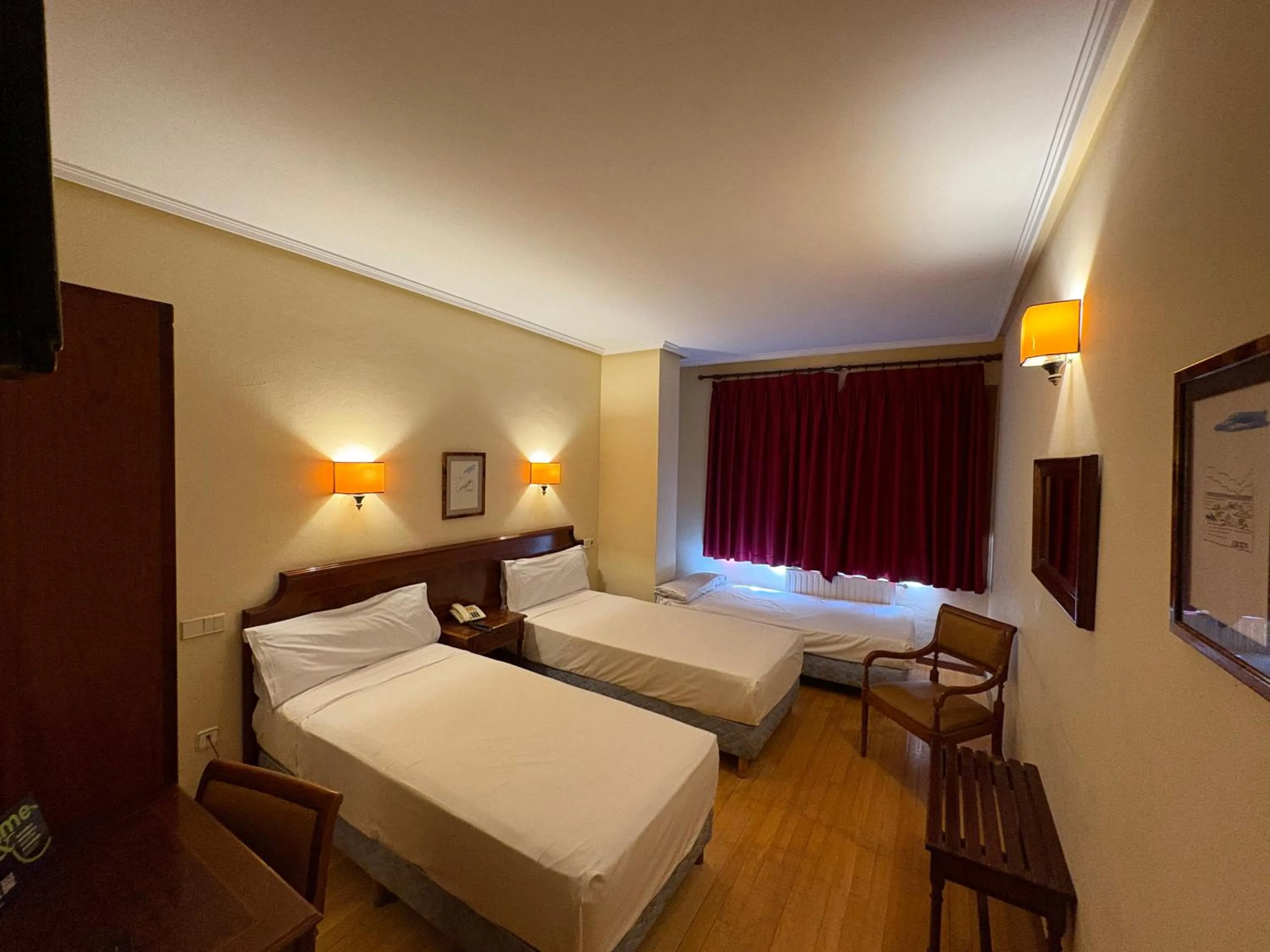 Triple Room in B&B HOTEL Gijón Centro Begoña