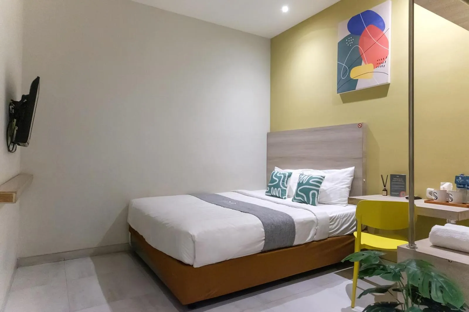 Superior Double Room in Mono Coliving Ngagel, Surabaya