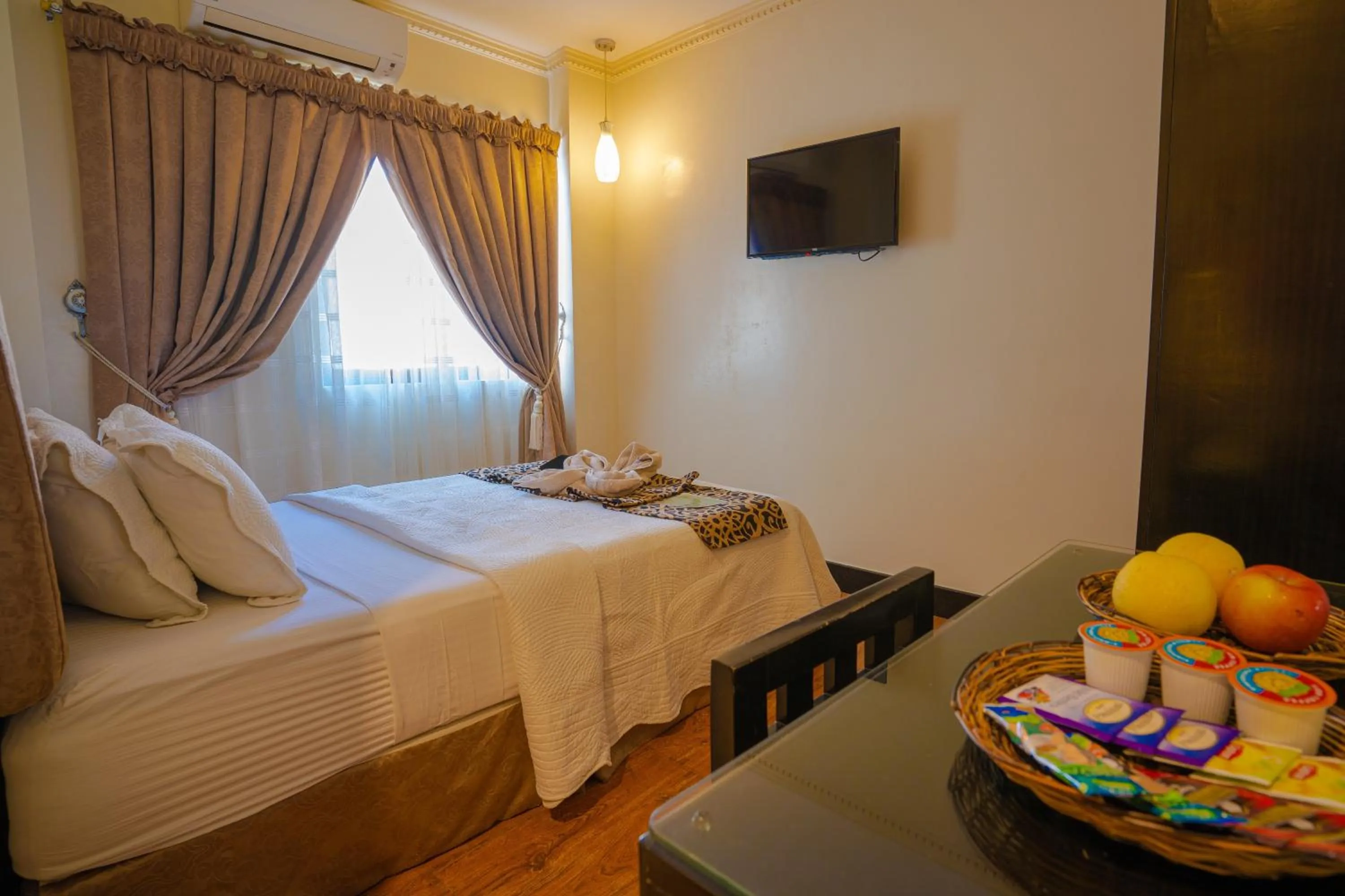 Standard Double Room in West Loch Park Hotel Vigan