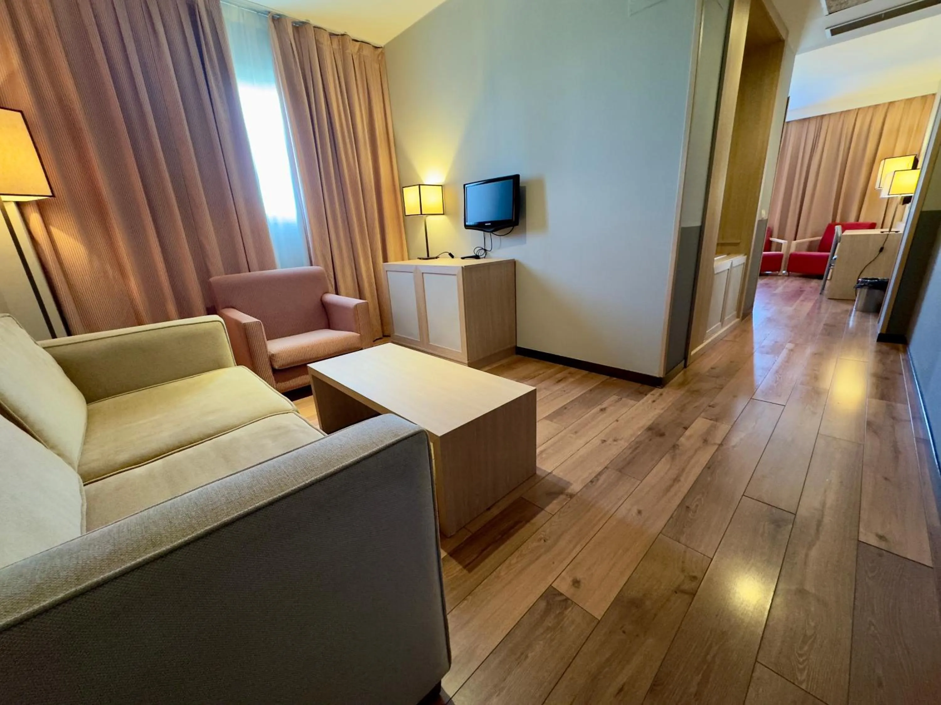 Junior Suite with Pool View in Hotel Isla de La Garena