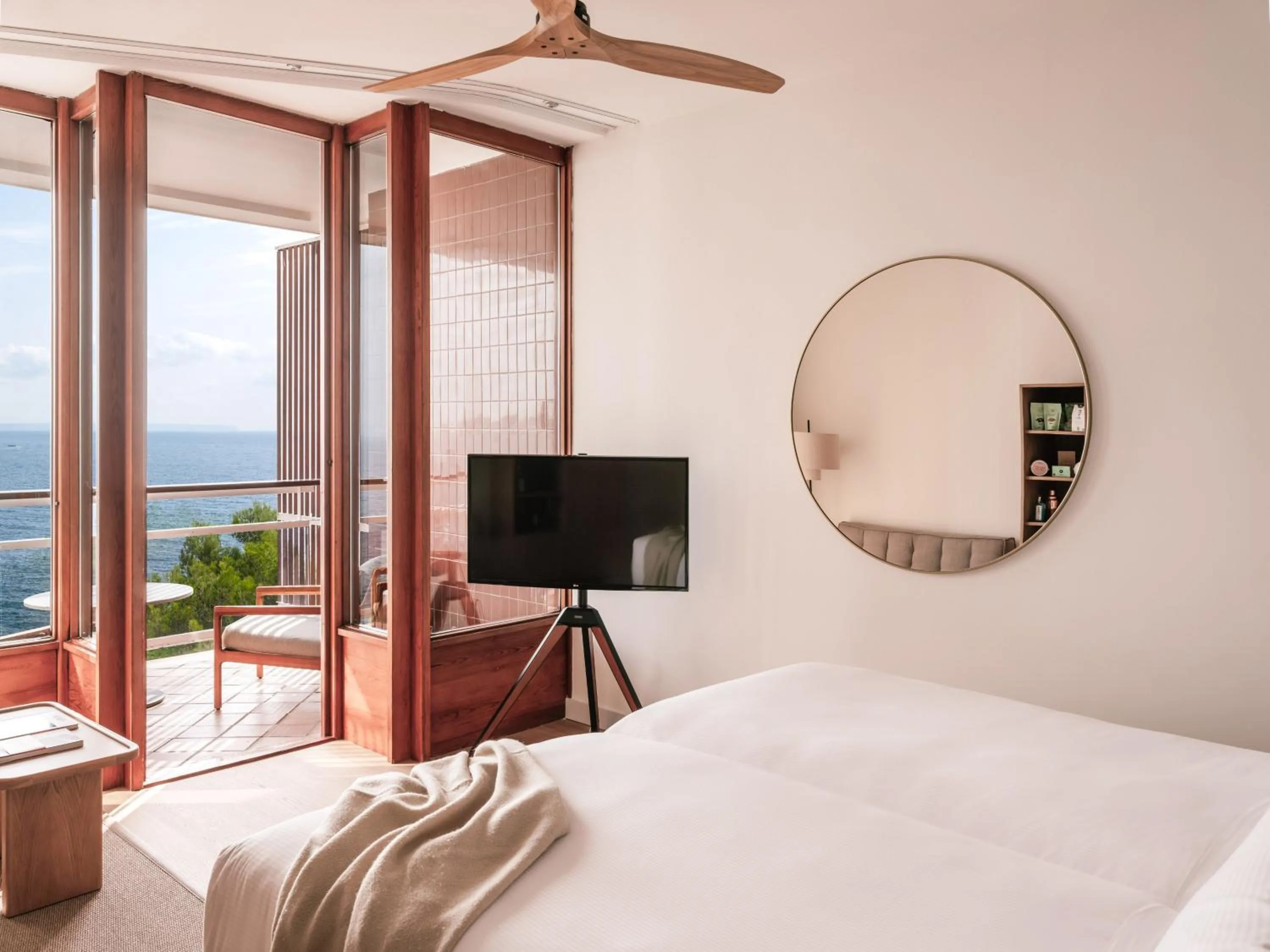 Deluxe Room with Sea View in Hotel de Mar Gran Meliá - Adults Only - The Leading Hotels of the World