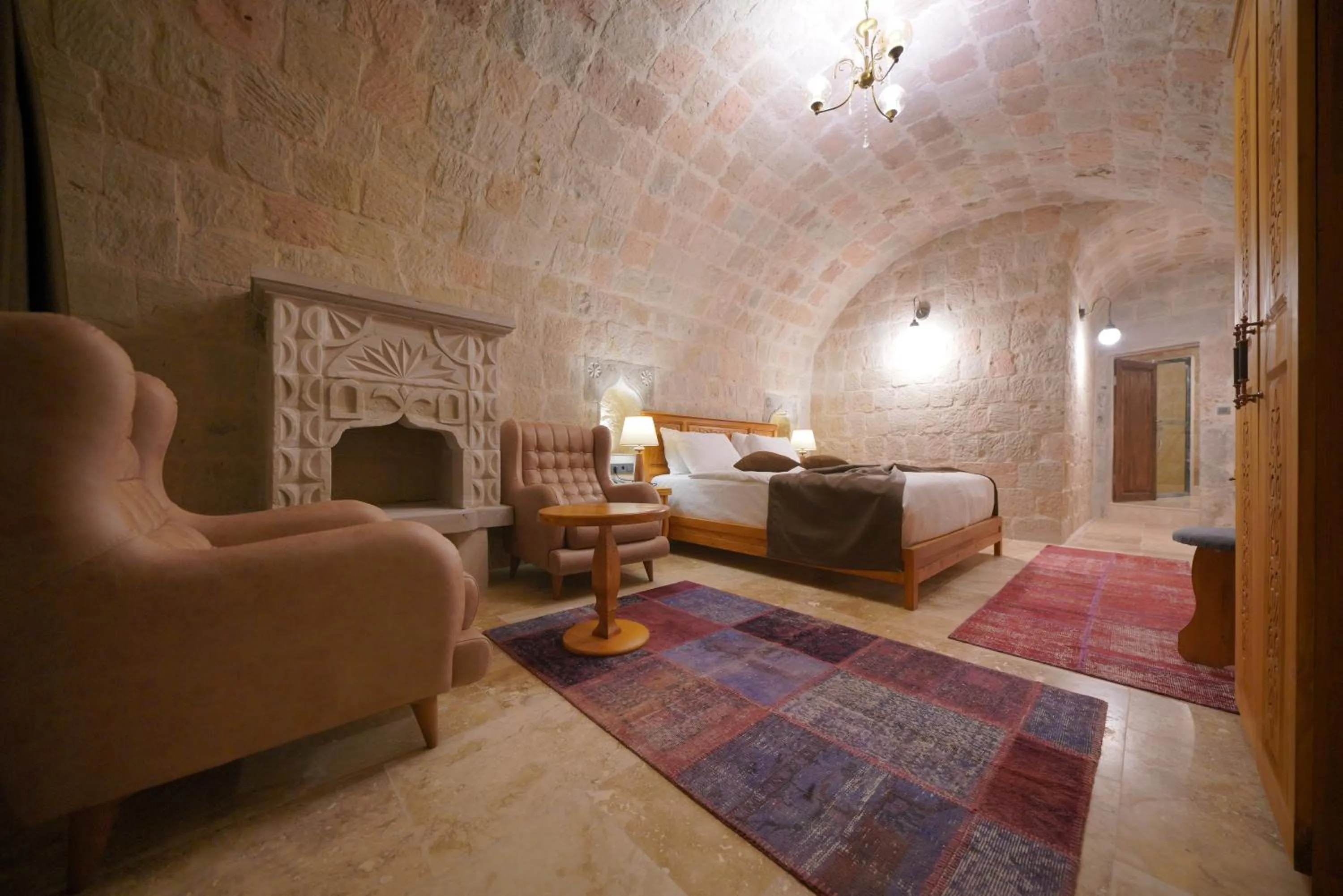 Deluxe Double Room with Shower in Cappadocia Secret Hill Cave Suites