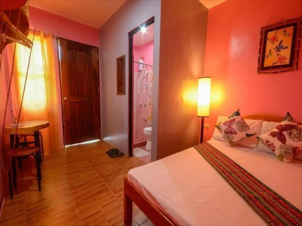 Deluxe Double Room in OYO 622 Butterfly Totem Guesthouse