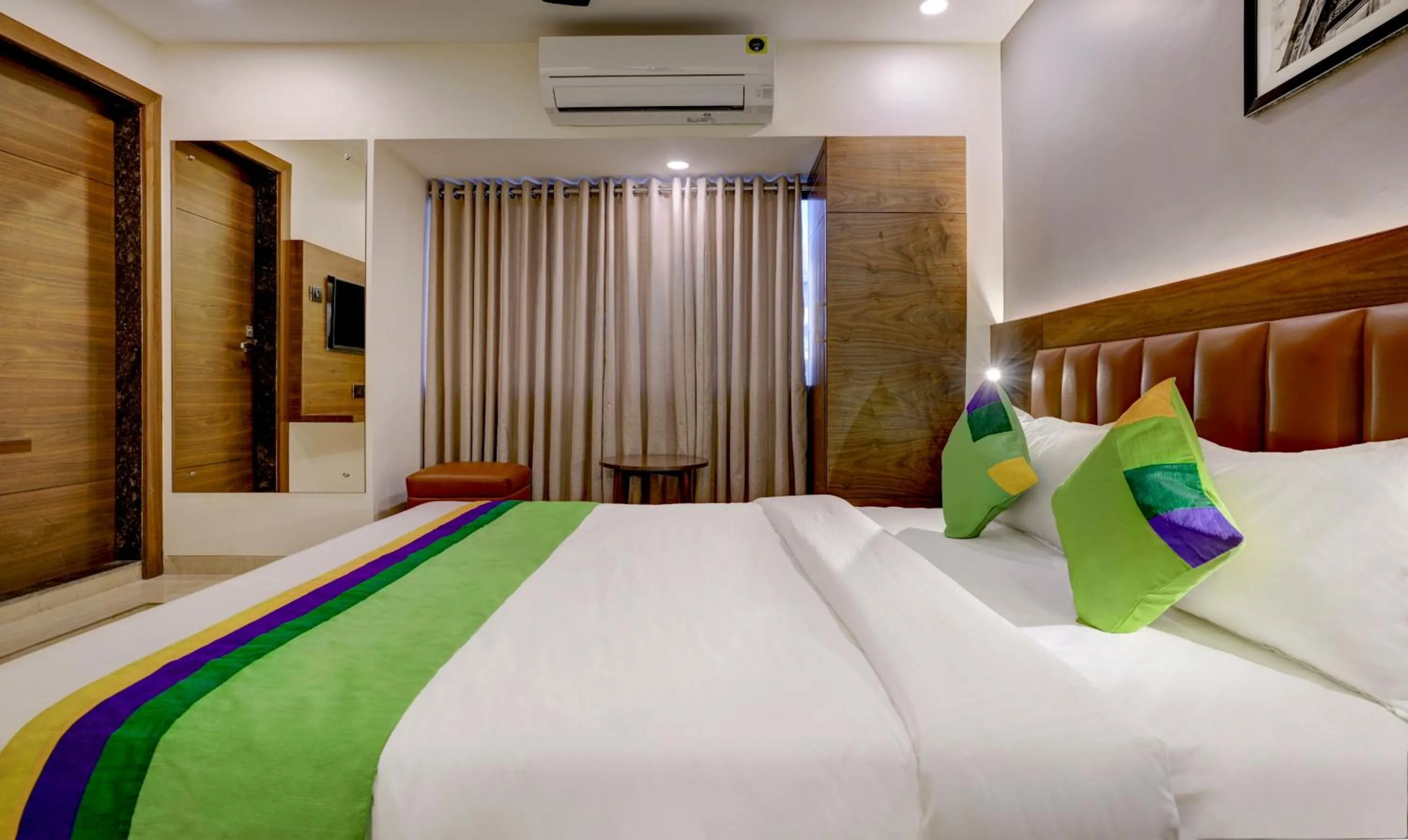 Deluxe Double Room - single occupancy in Treebo Castle Rock Inn