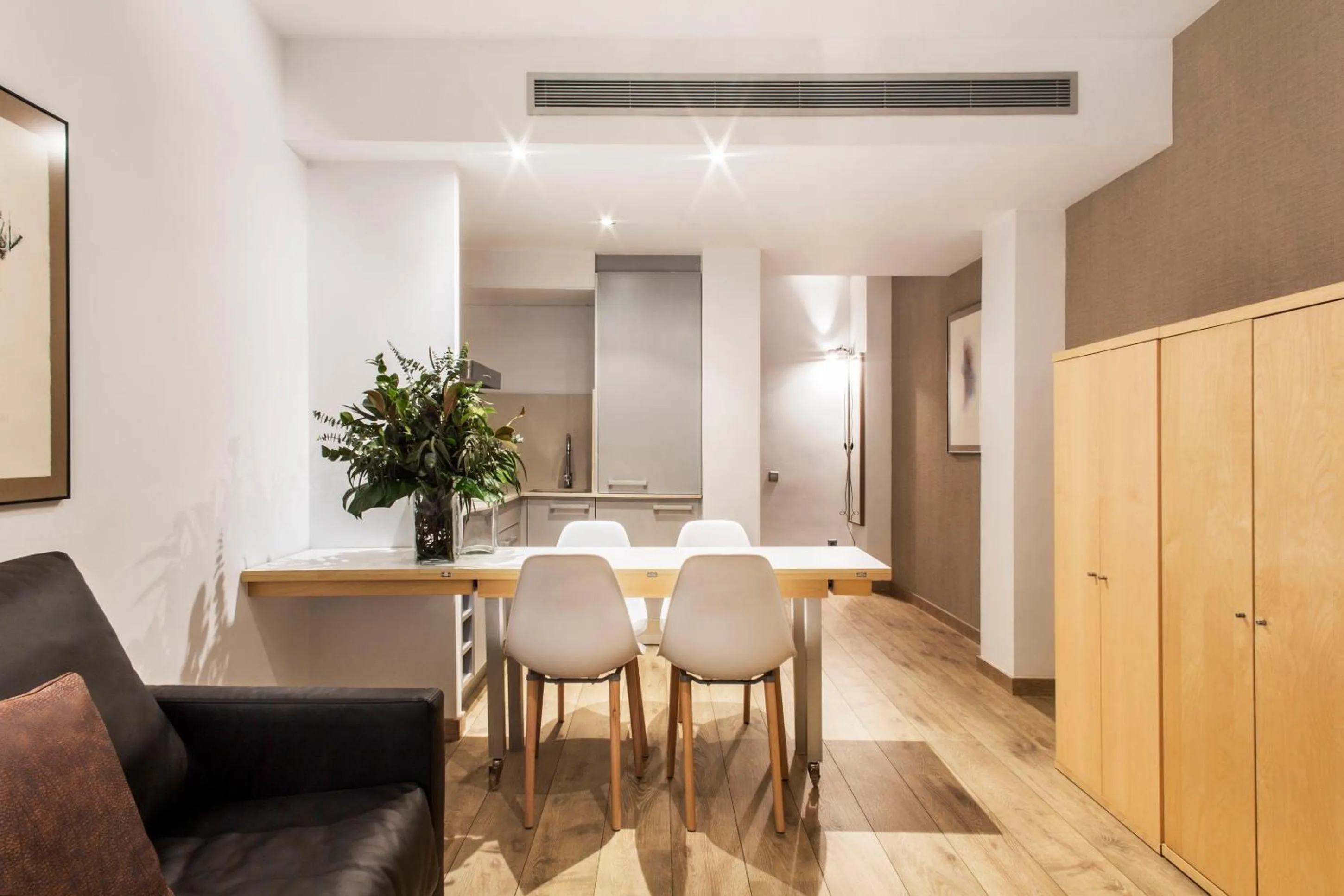 Executive Studio (4 Adults) in Barcelona Apartment Aramunt