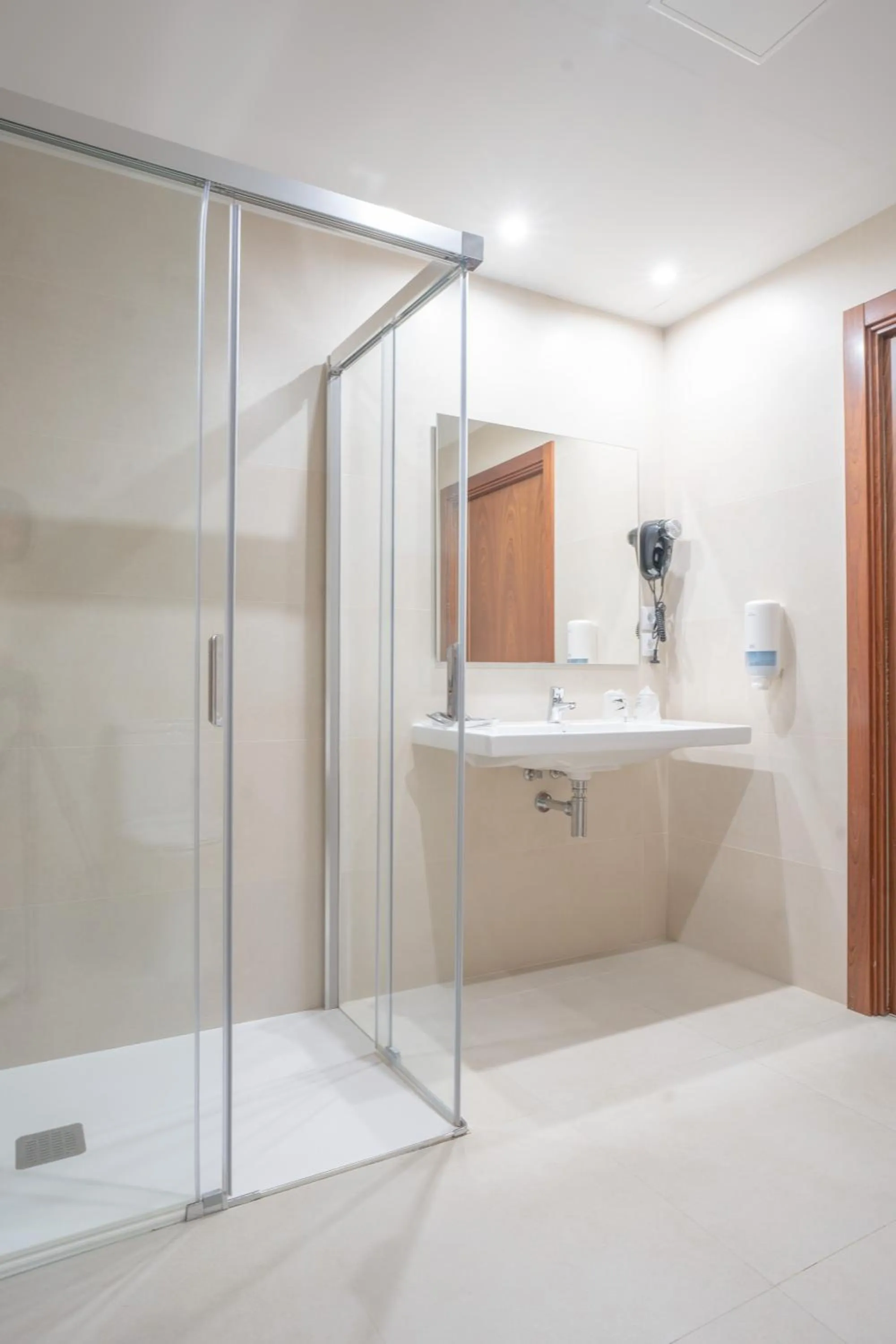 Triple Room in Hotel Mendez Nuñez