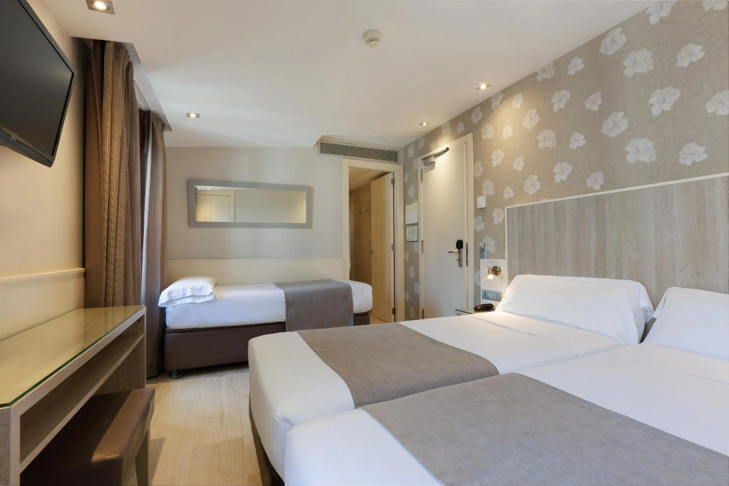 Double or Twin Room with Extra Bed in Hotel Santa Marta