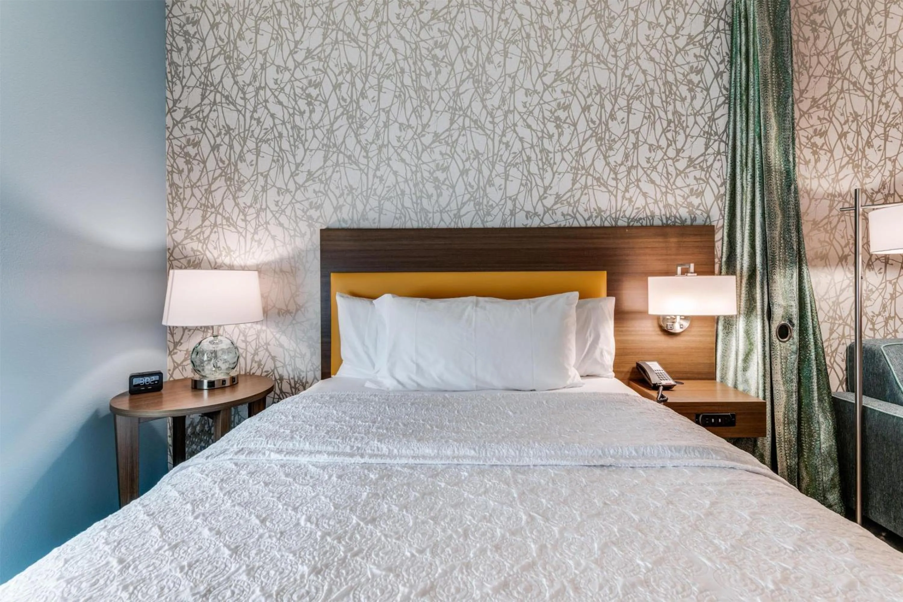 Queen Studio Suite in Home2 Suites By Hilton Dallas Medical District Lovefield, Tx