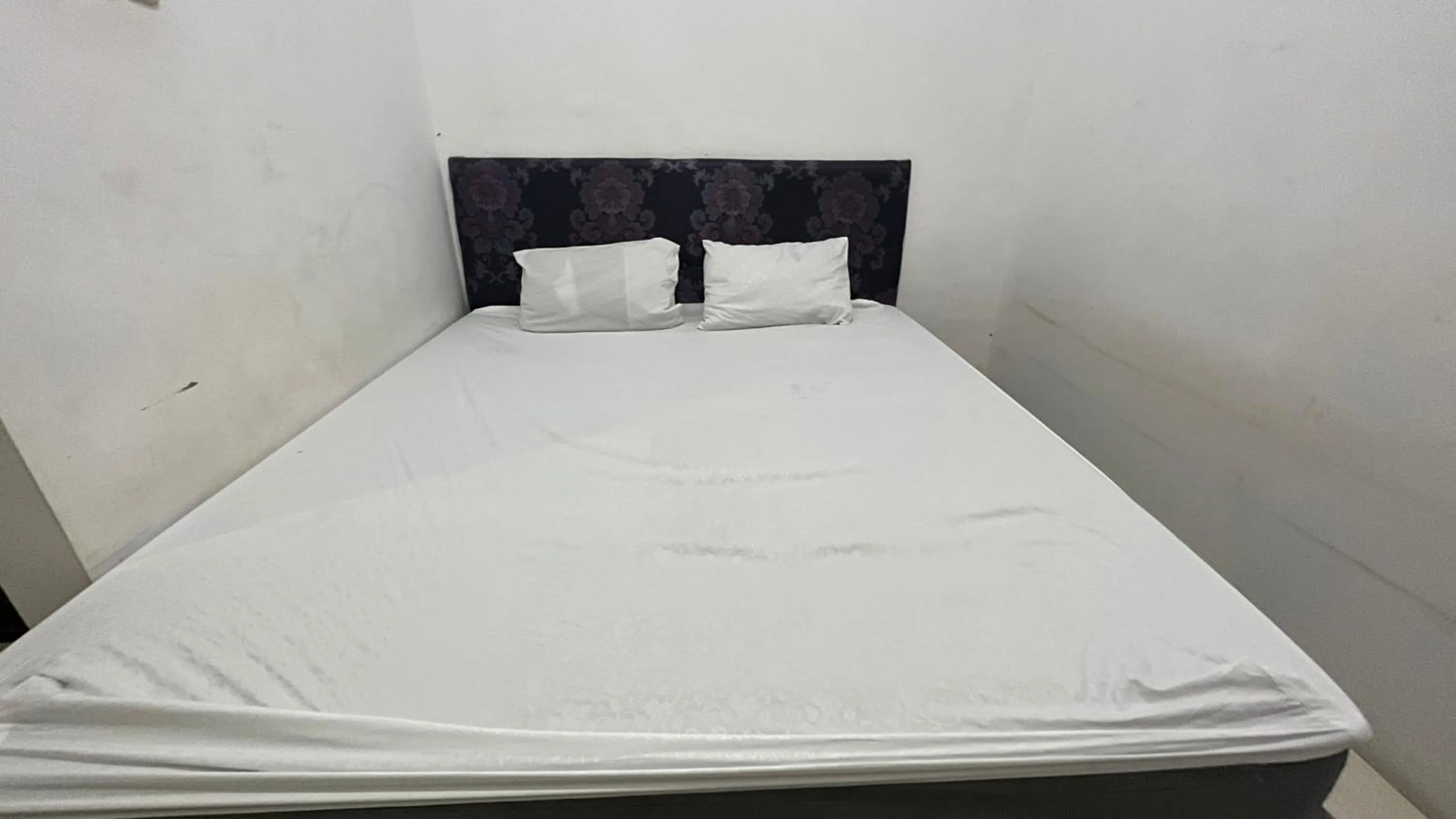 Standard Double Room in Hotel O Kost Biru