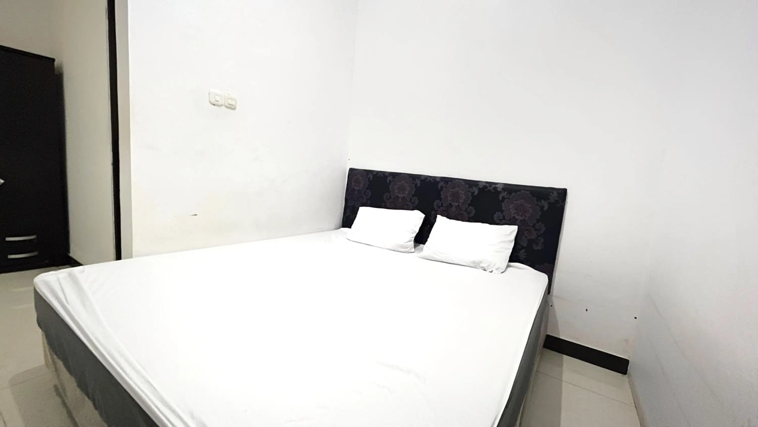 Hotel O Kost Biru