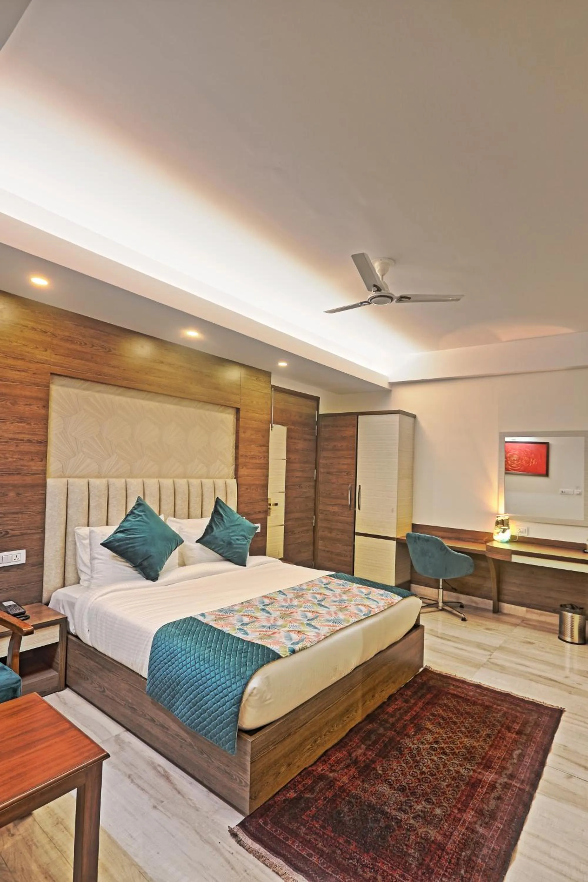 Deluxe King Room - single occupancy in Hotel Cardinal Oxmo Delhi Airport