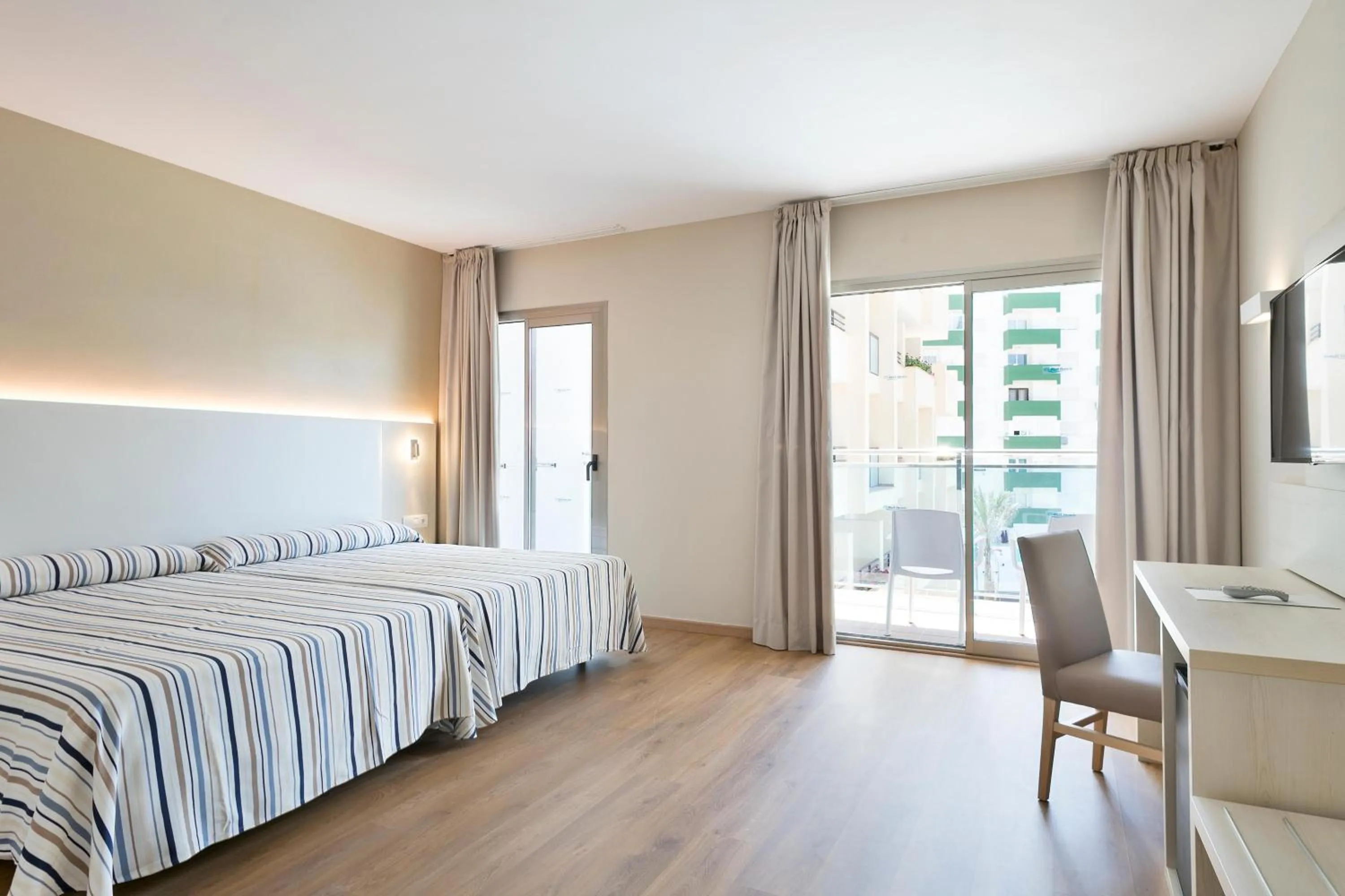 Superior Double Room (2 Adults) in Hotel Best Sabinal
