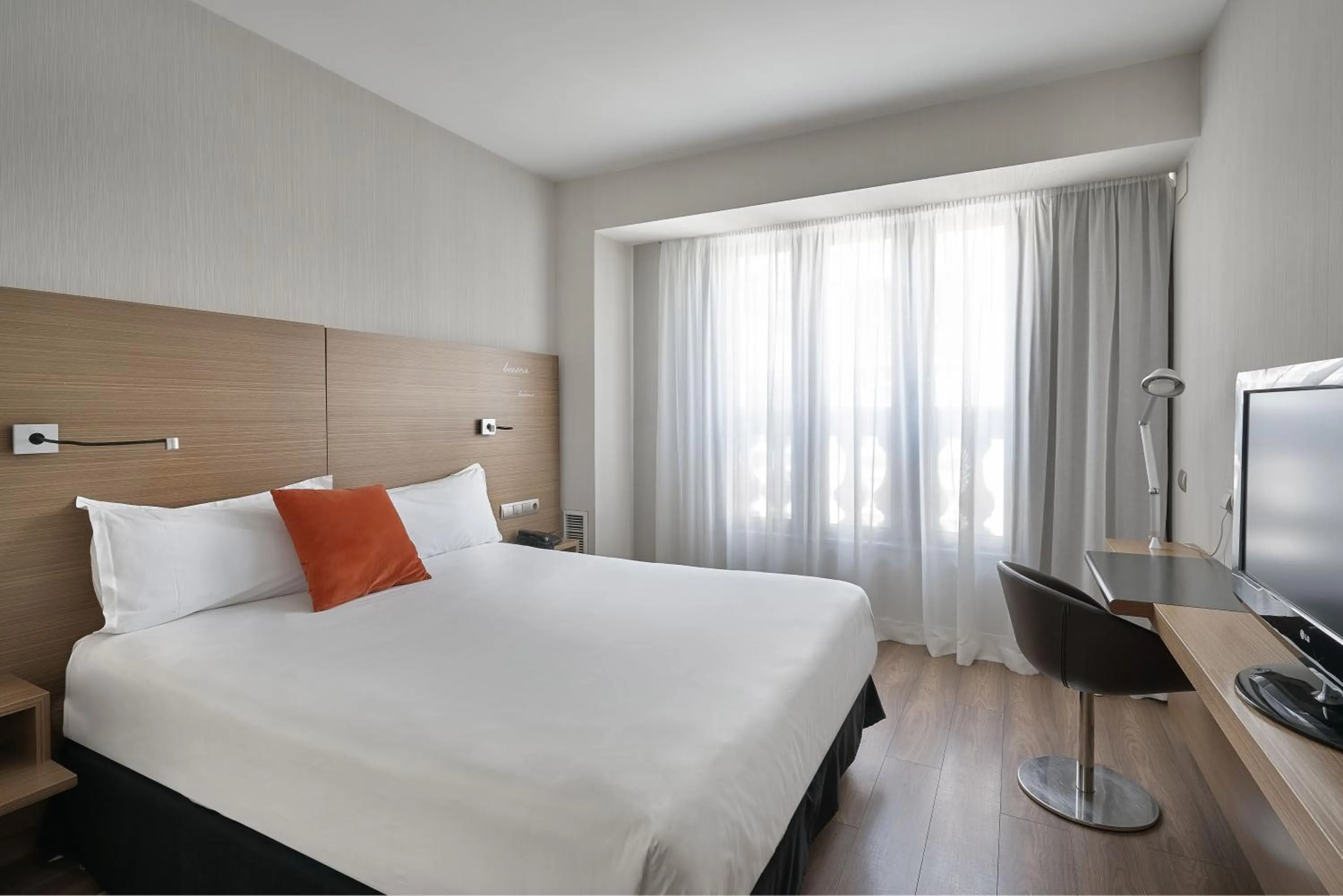 Double Room with Extra Bed in Vincci Zaragoza Zentro