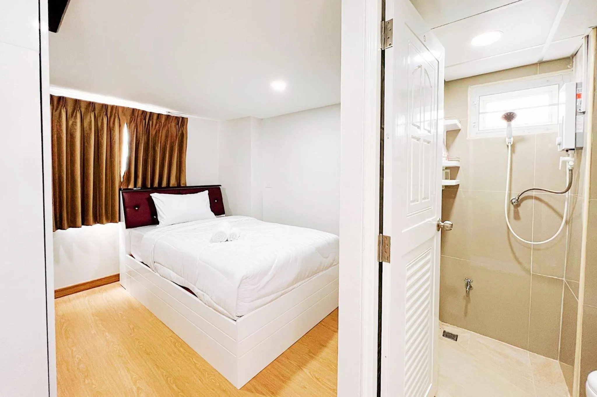 Standard Single Room in PT Grand Hotel