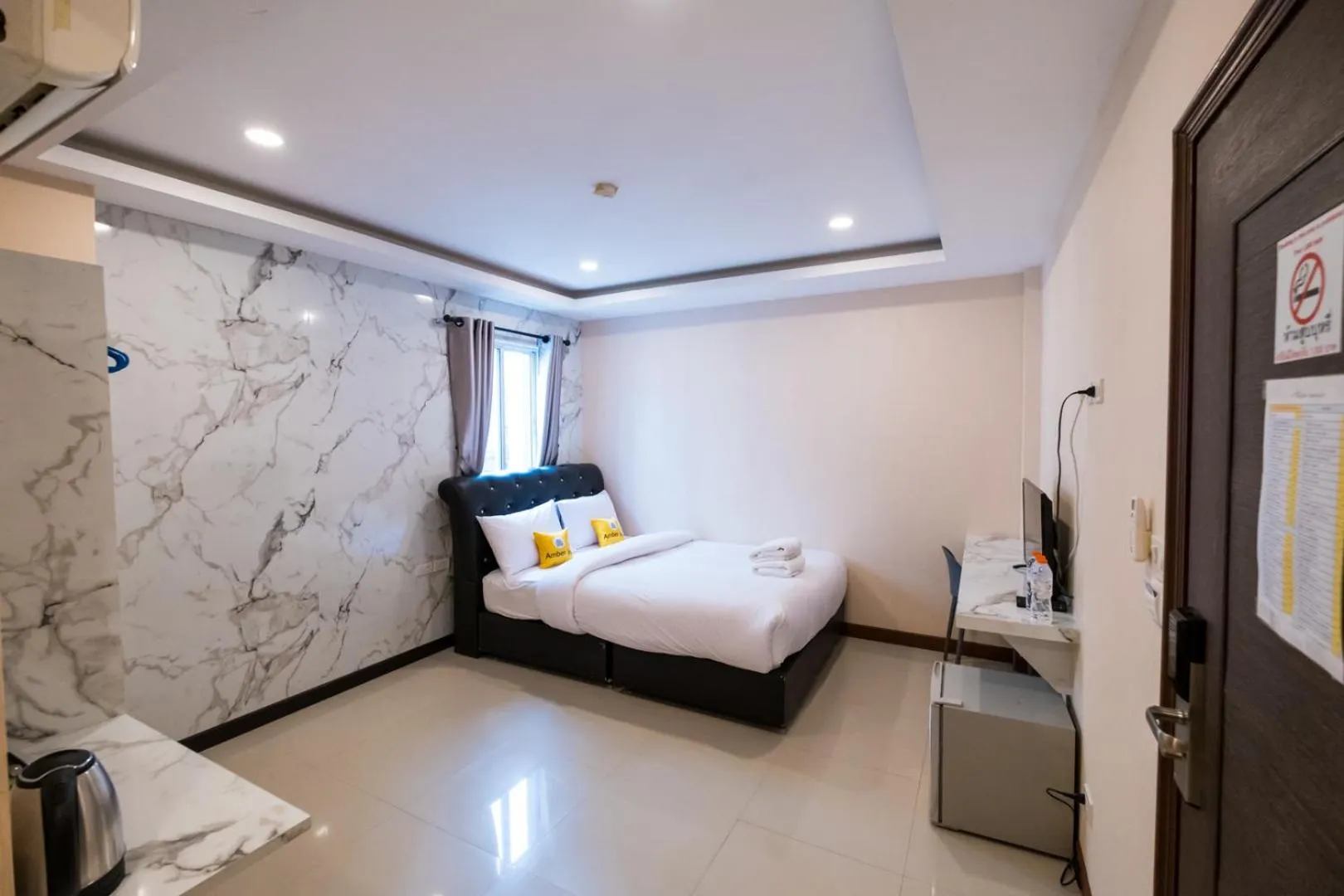 Double Room in Amber Inn