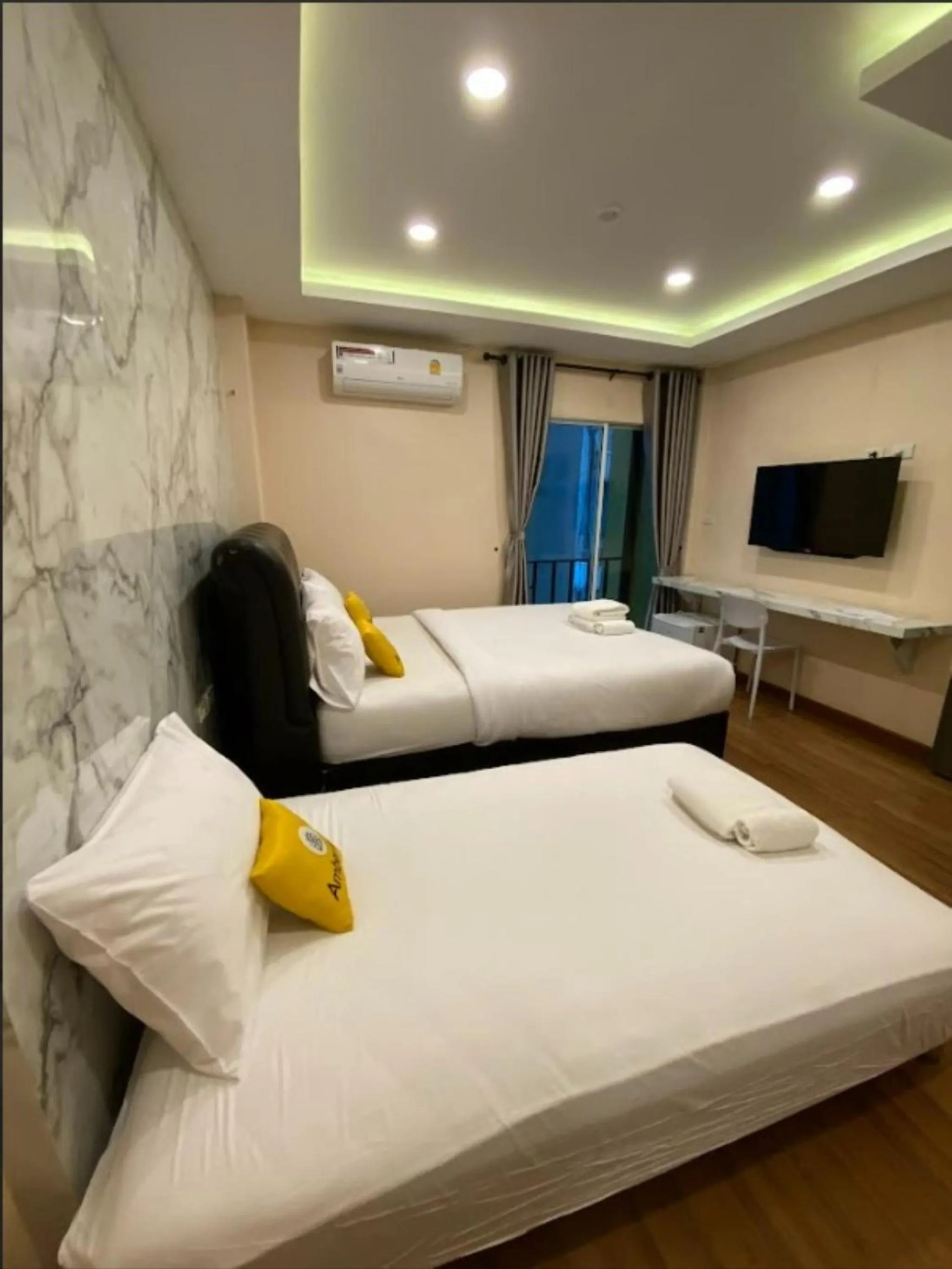 Deluxe Triple Room in Amber Inn