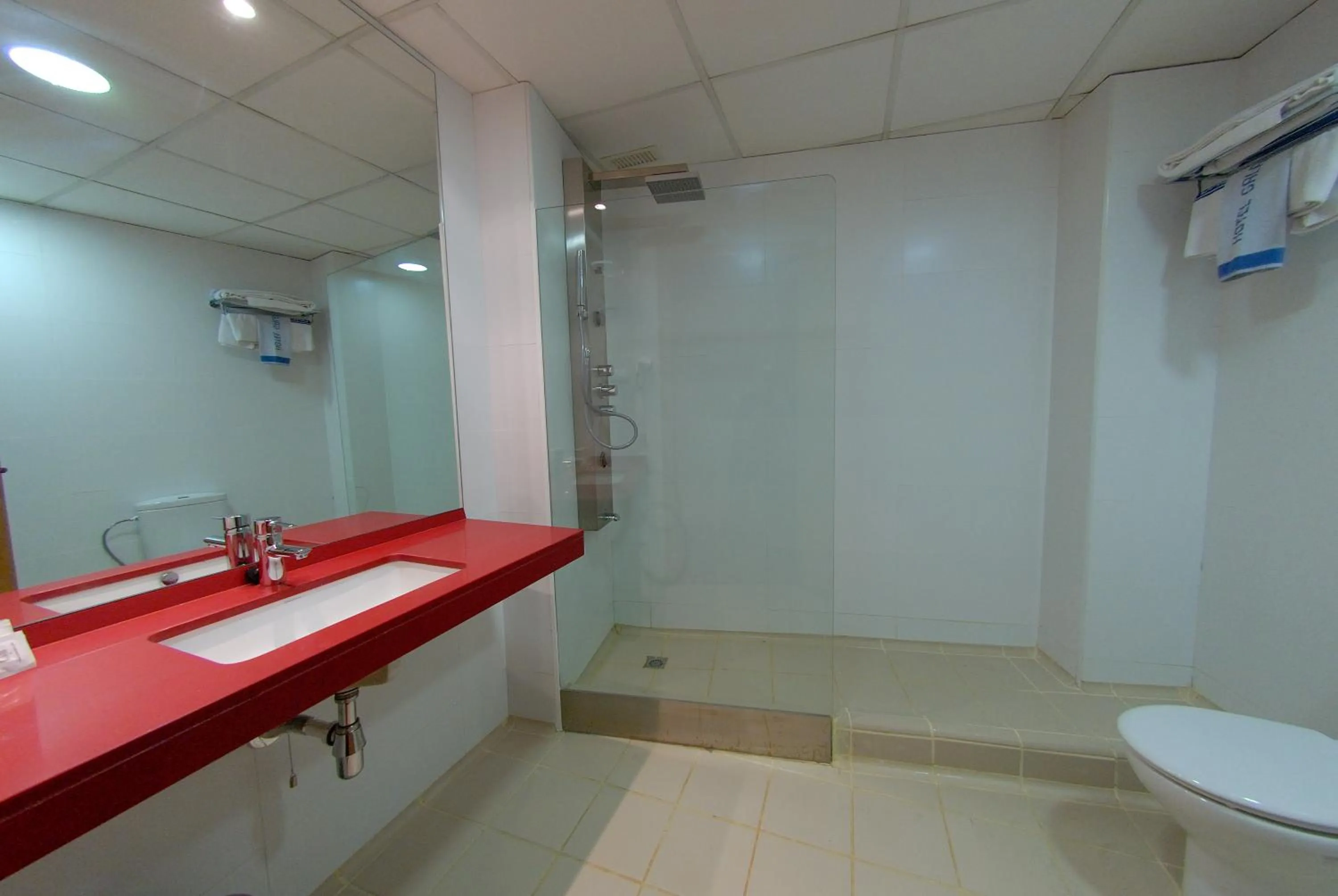 Shower in Galeón