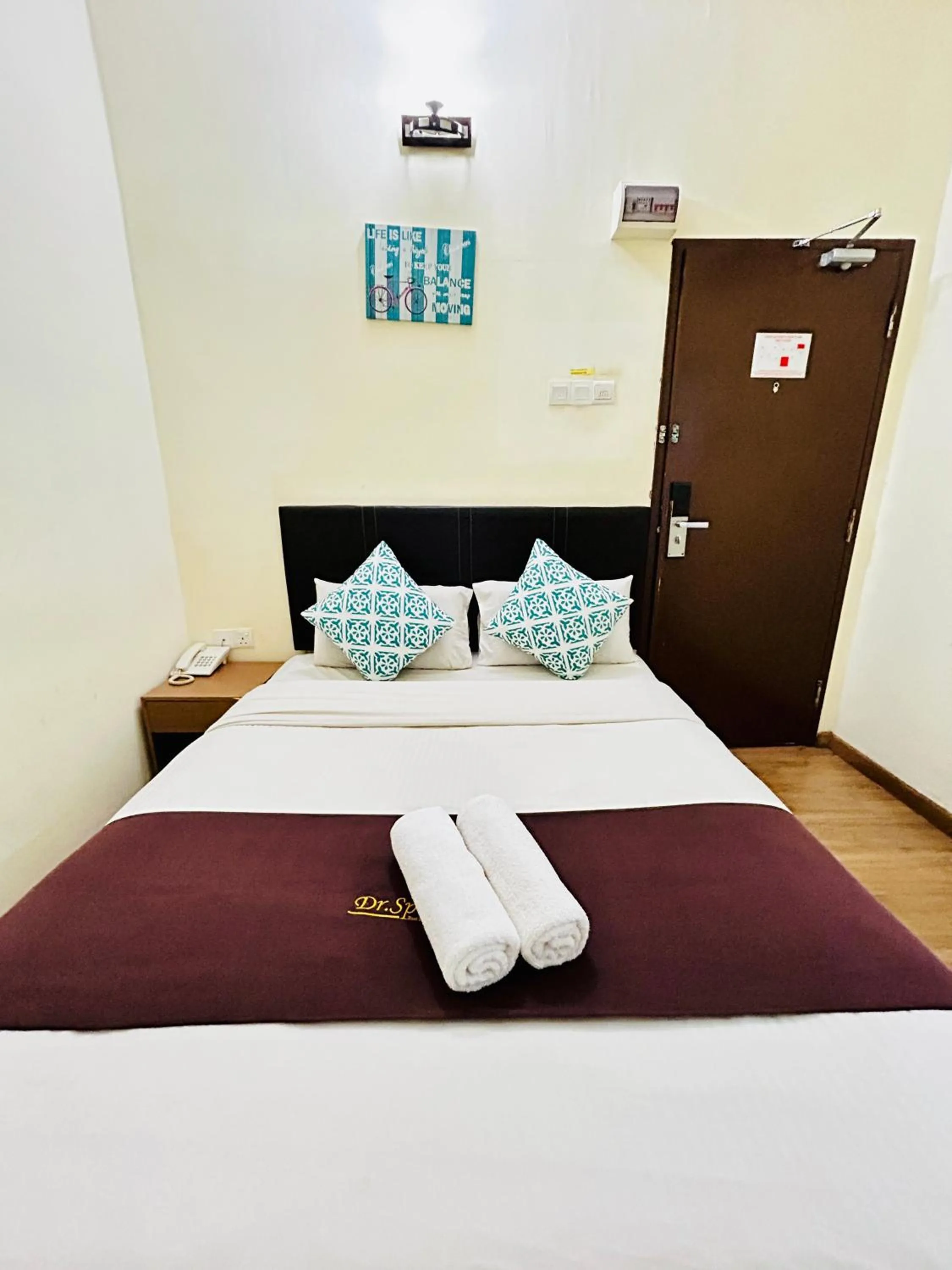 Standard Queen Room in CHARISMA HOTEL