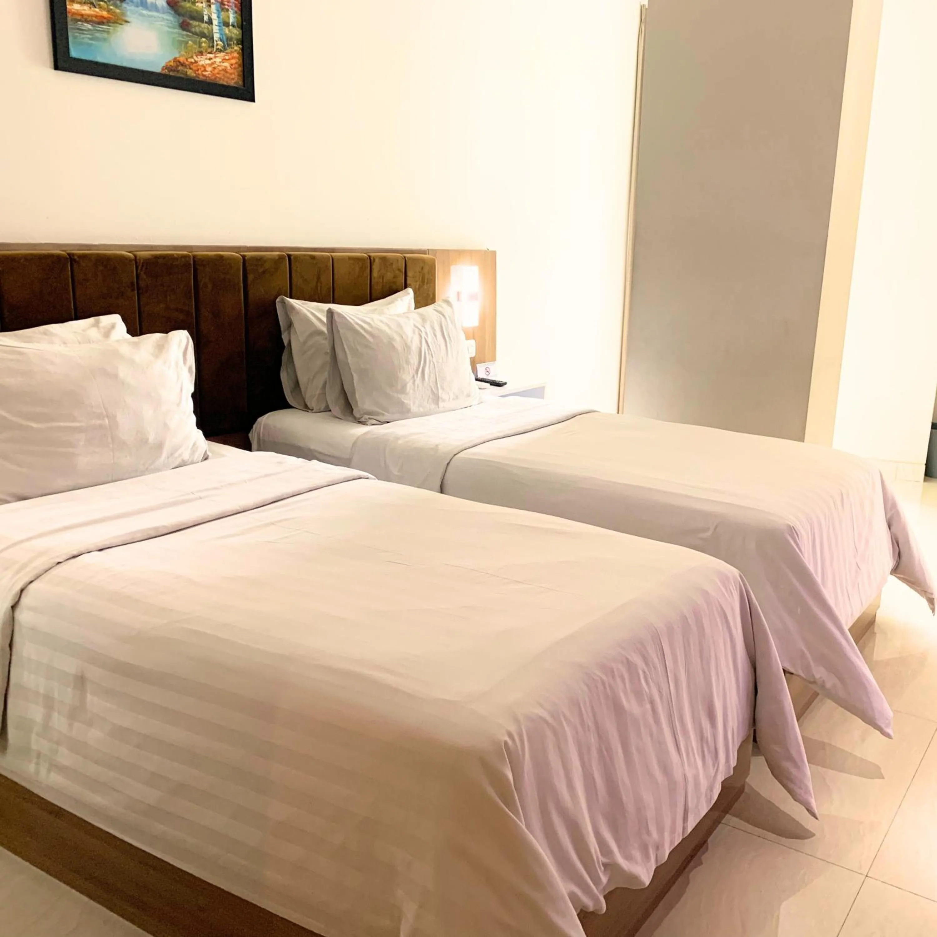 Superior Twin Room in Surabaya River View Hotel