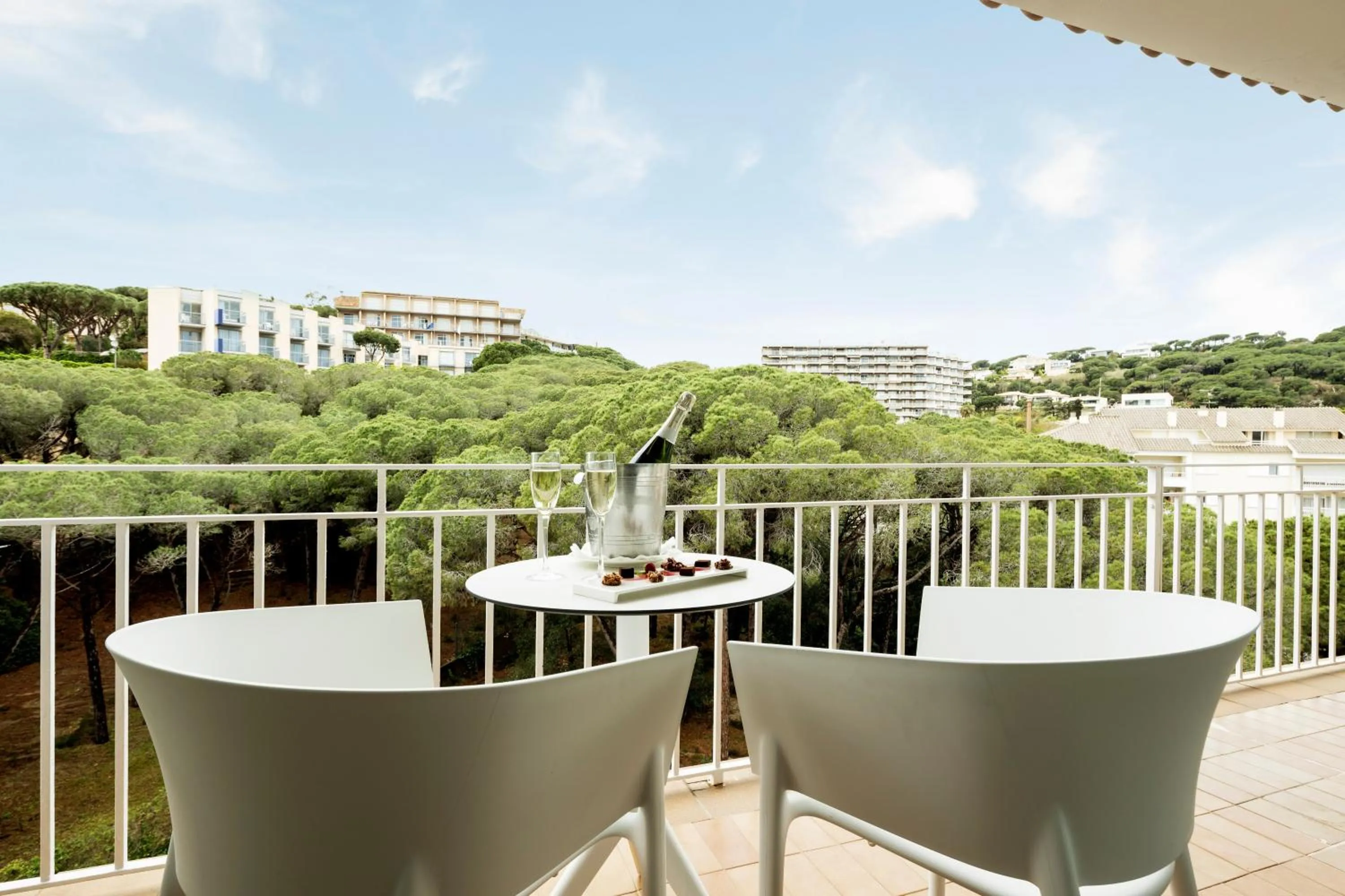Junior Suite in Ilunion Caleta Park