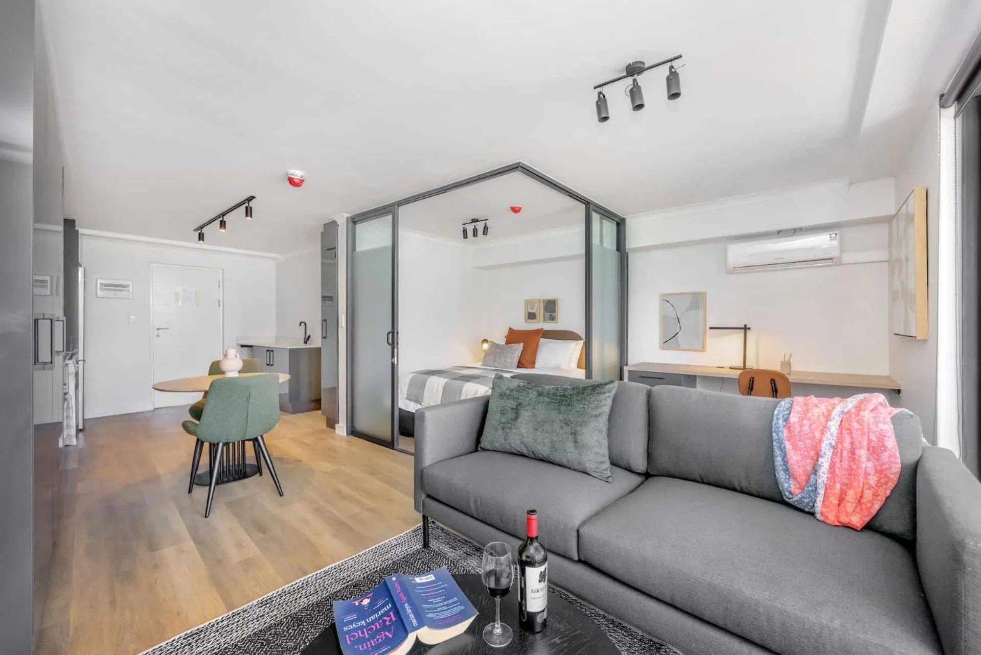 Standard One Bedroom Apartment in Newlands Peak Aparthotel by Totalstay