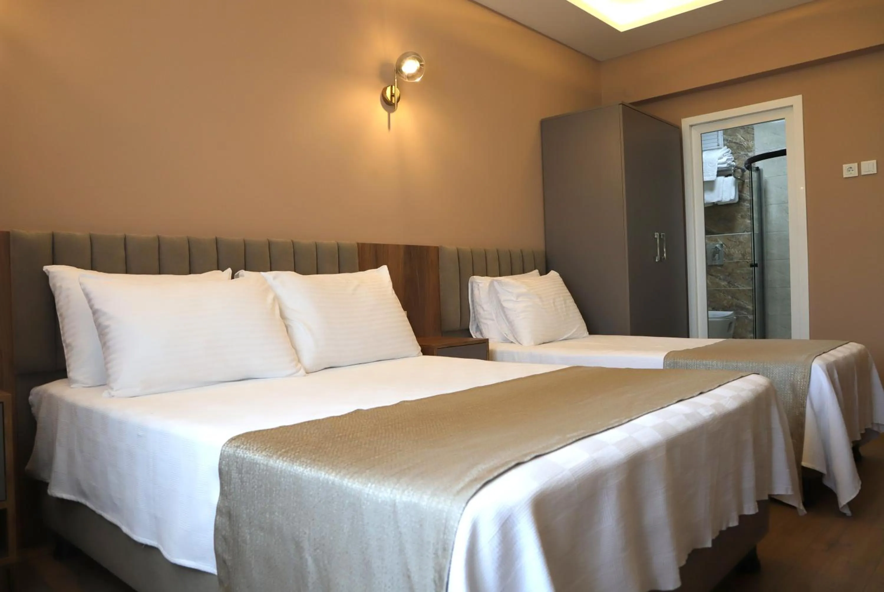 Deluxe Double Room (2 Adults + 1 Child) - single occupancy in Otel 57