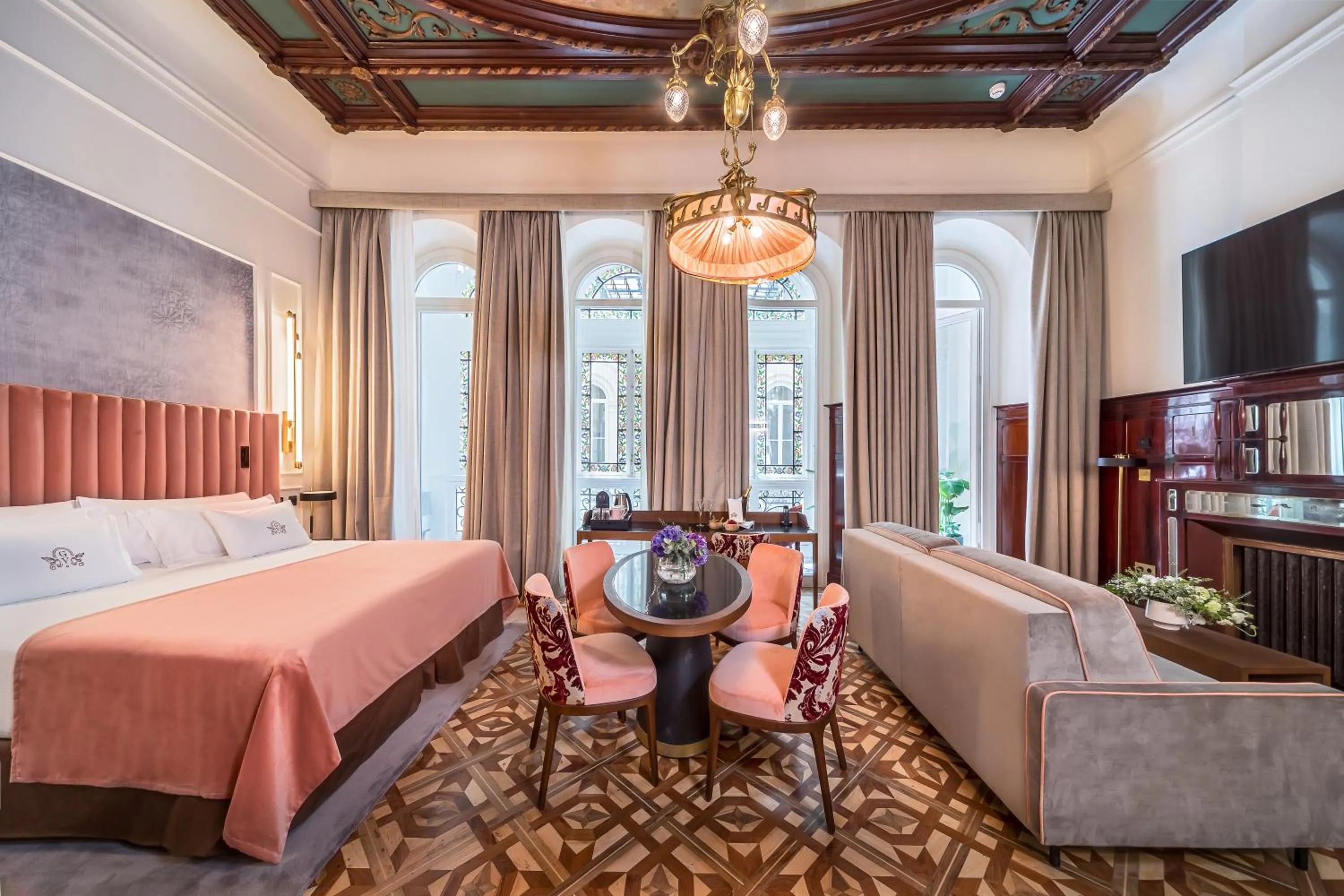  Family Suite (2 Adults + 1 Child) in Palacio Gran Vía, a Royal Hideaway Hotel