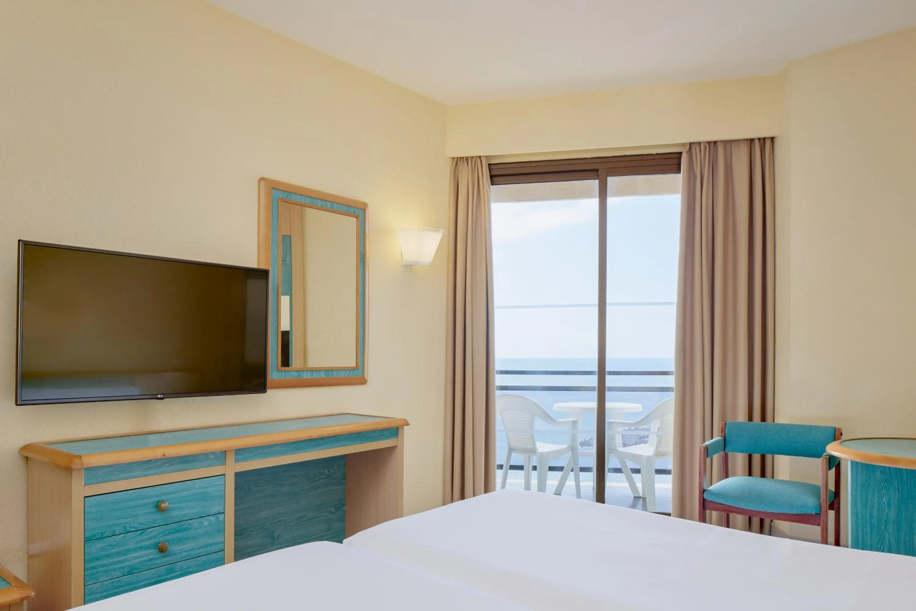 Standard Room with Side Sea View in Sol Tenerife