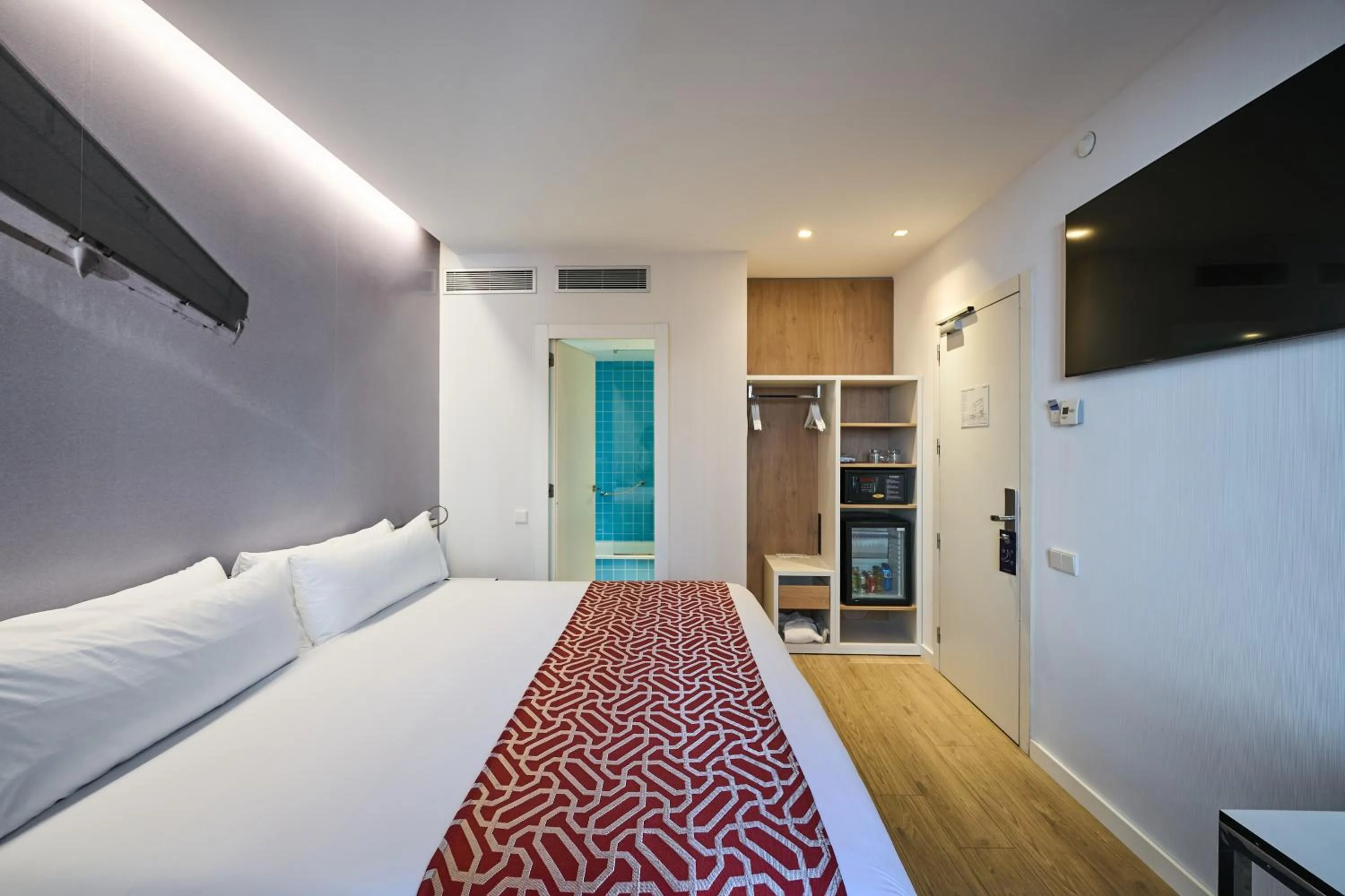 Double Room with Street View in Catalonia Avinyo