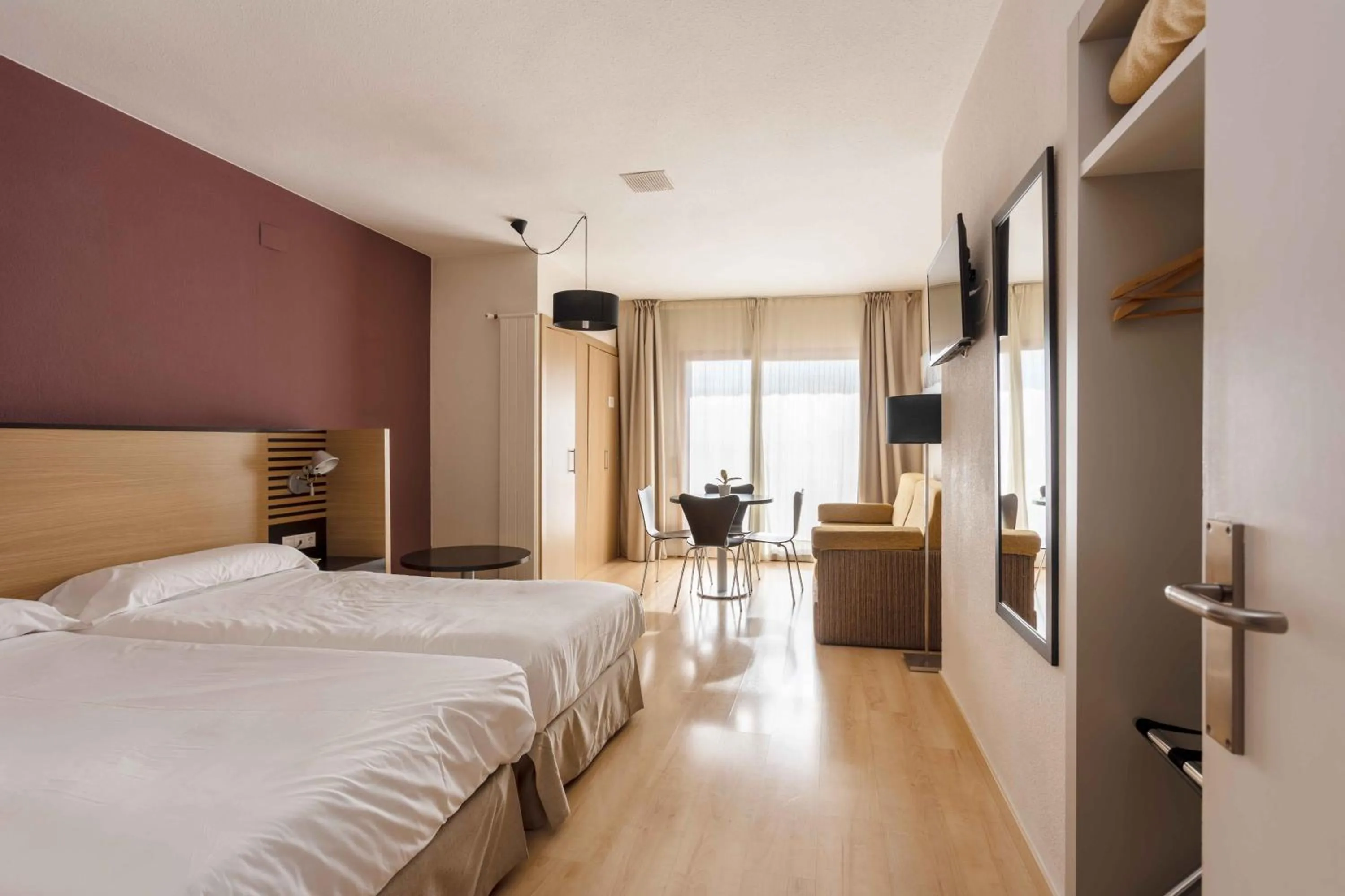 Twin Room with Kitchenette in Oroel Hotel & SPA