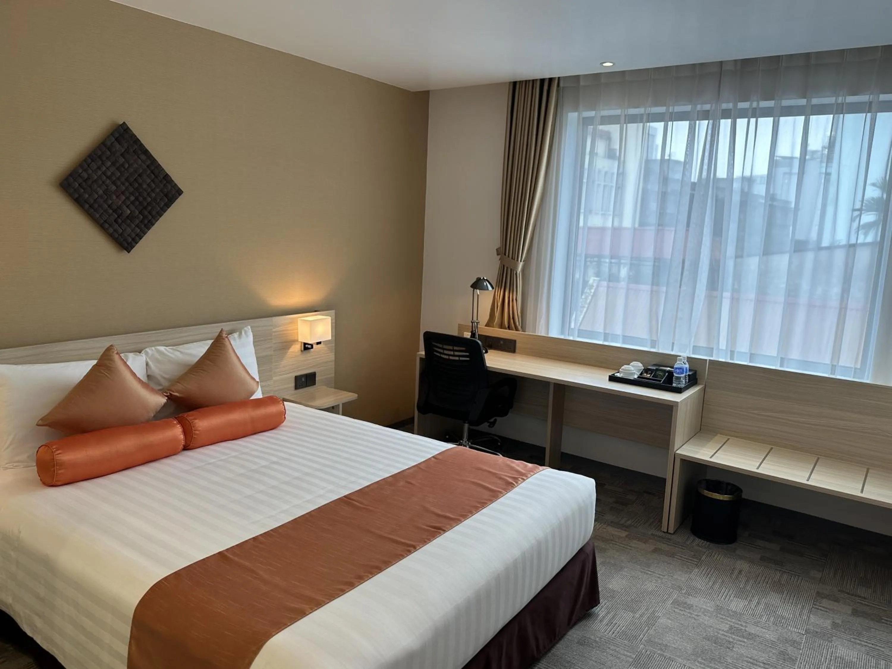 Standard Queen Room - single occupancy in Hotel Yah Hanoi & Spa