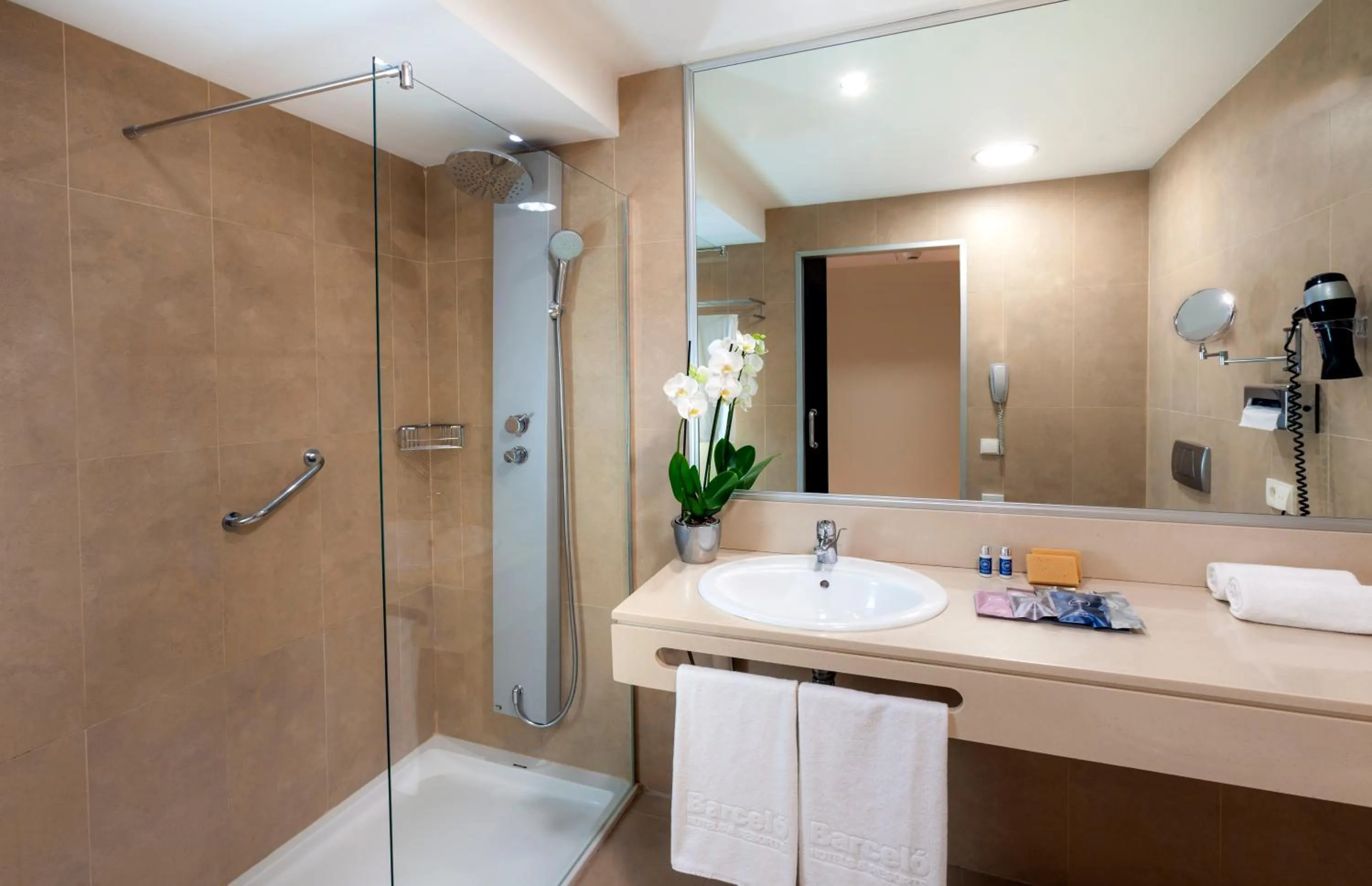 Superior Twin Room in Occidental Cádiz