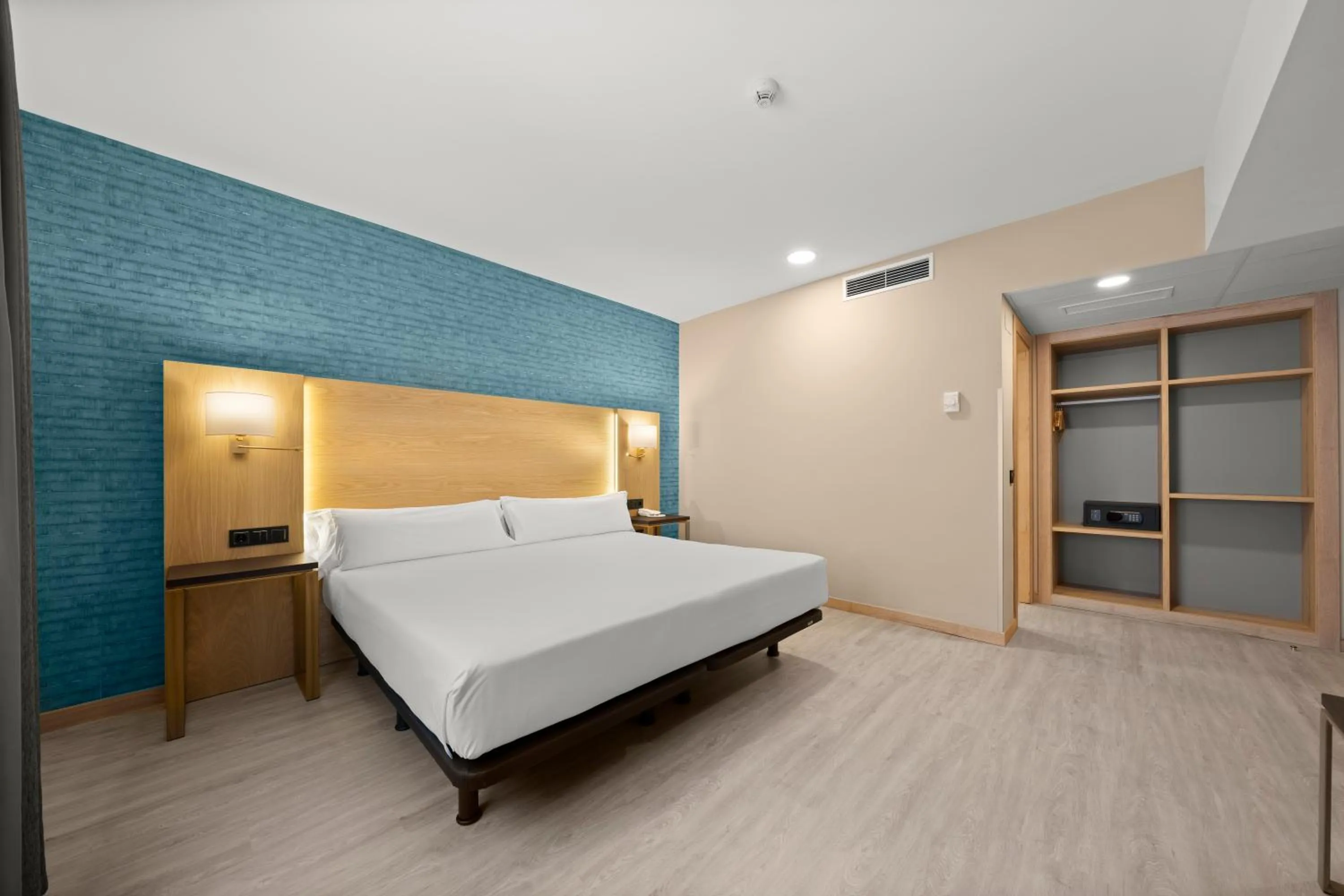 Queen Room - single occupancy in Hotel Zentral Ramiro I Oviedo