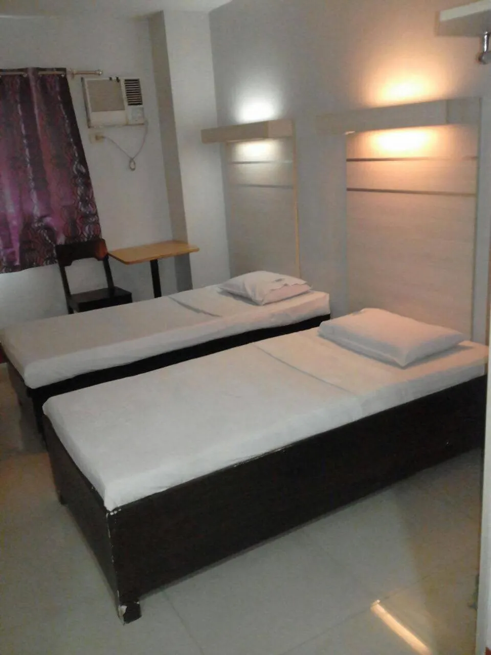 Budget Double Room in D' Loft Inn CDO