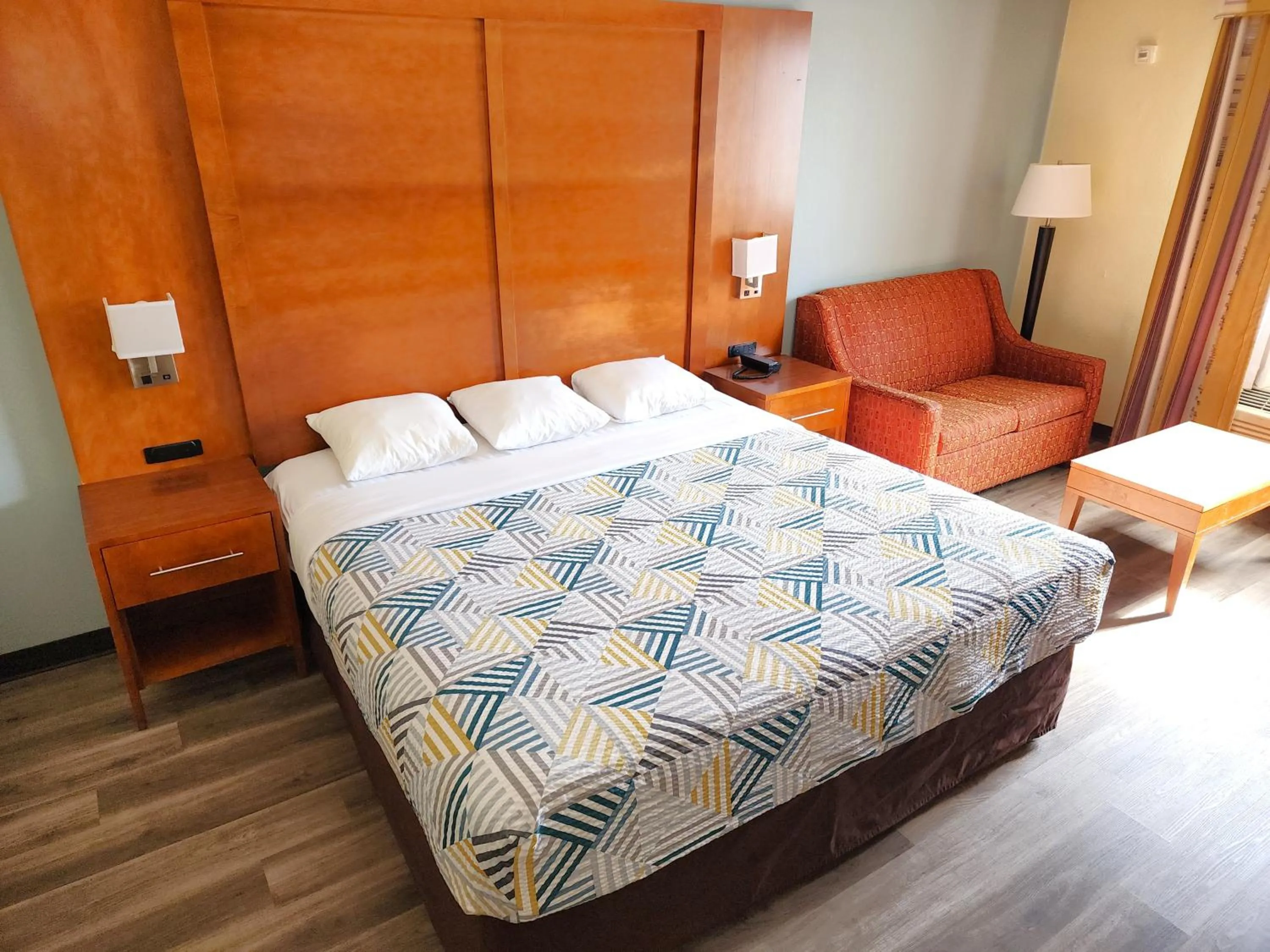 Suite - Non-Smoking in Suites Catonsville MD Baltimore West