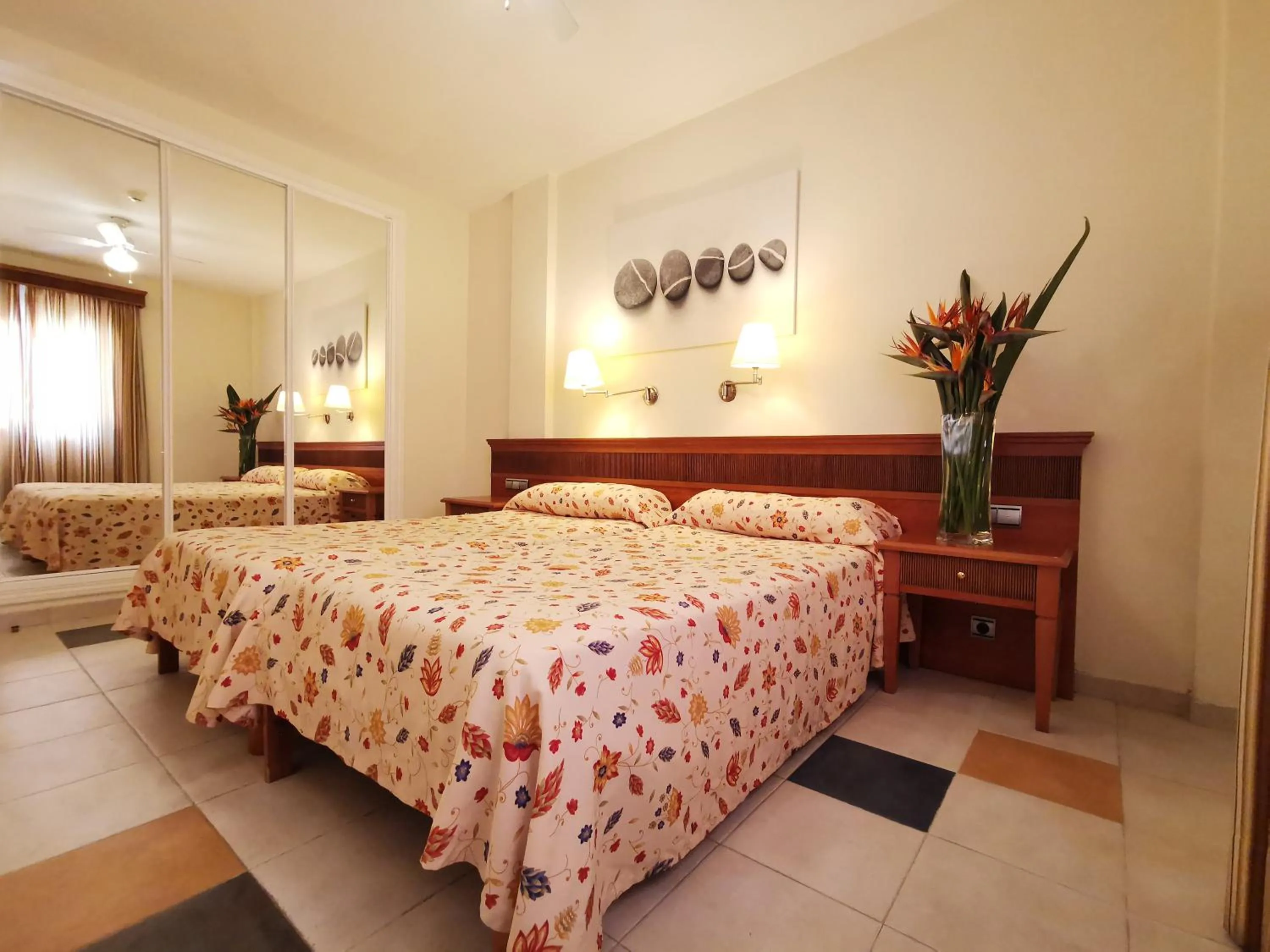 Triple Apartment in Aparthotel El Cerrito