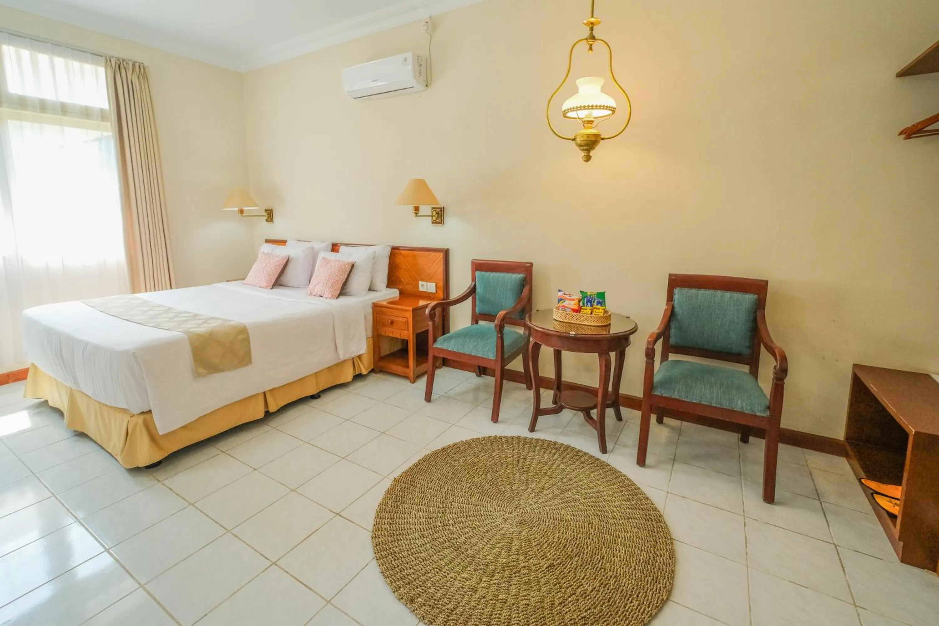 Deluxe Double Room in Royal Brongto Hotel