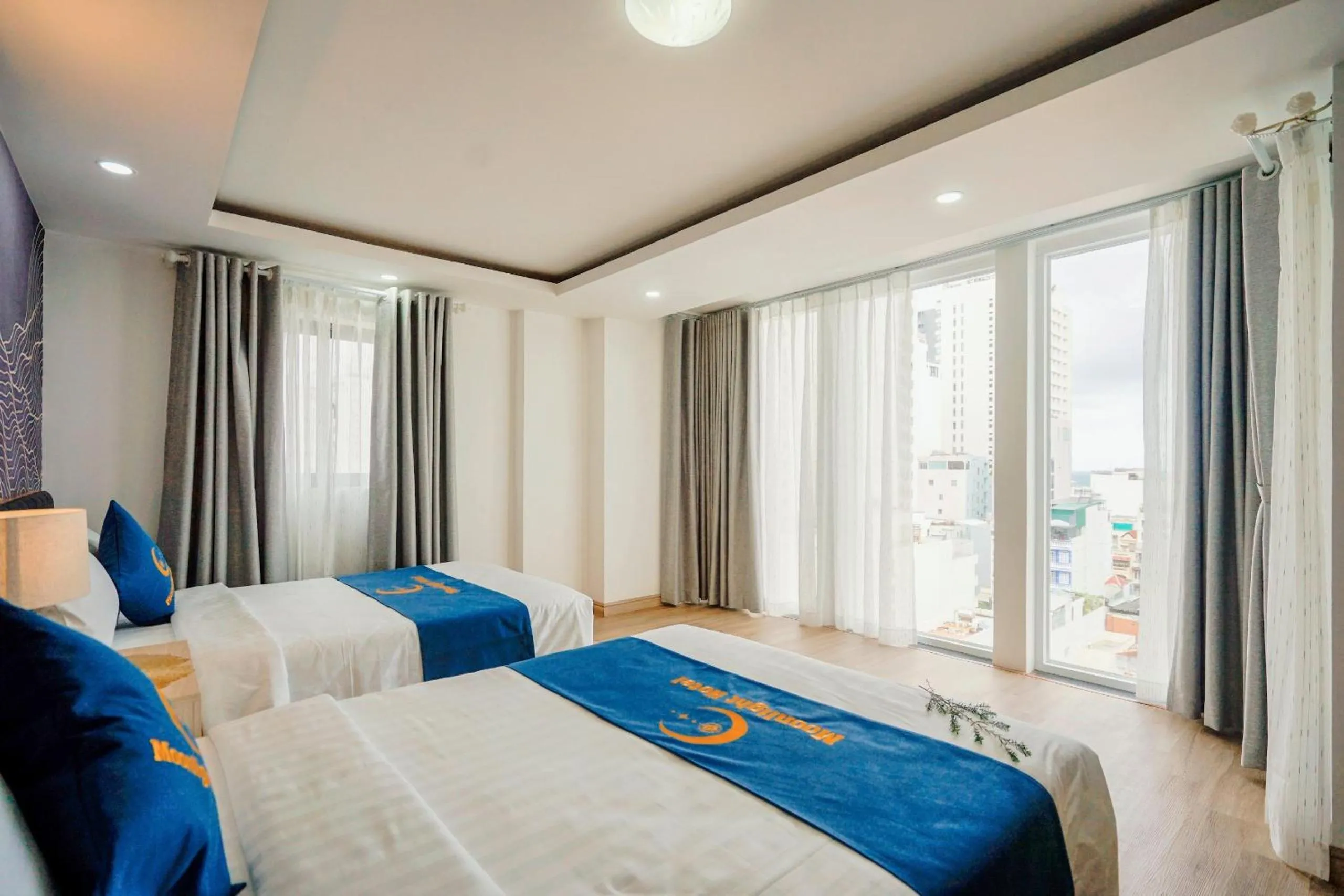 Senior Deluxe Twin Room with City View in Moonlight Nha Trang Hotel