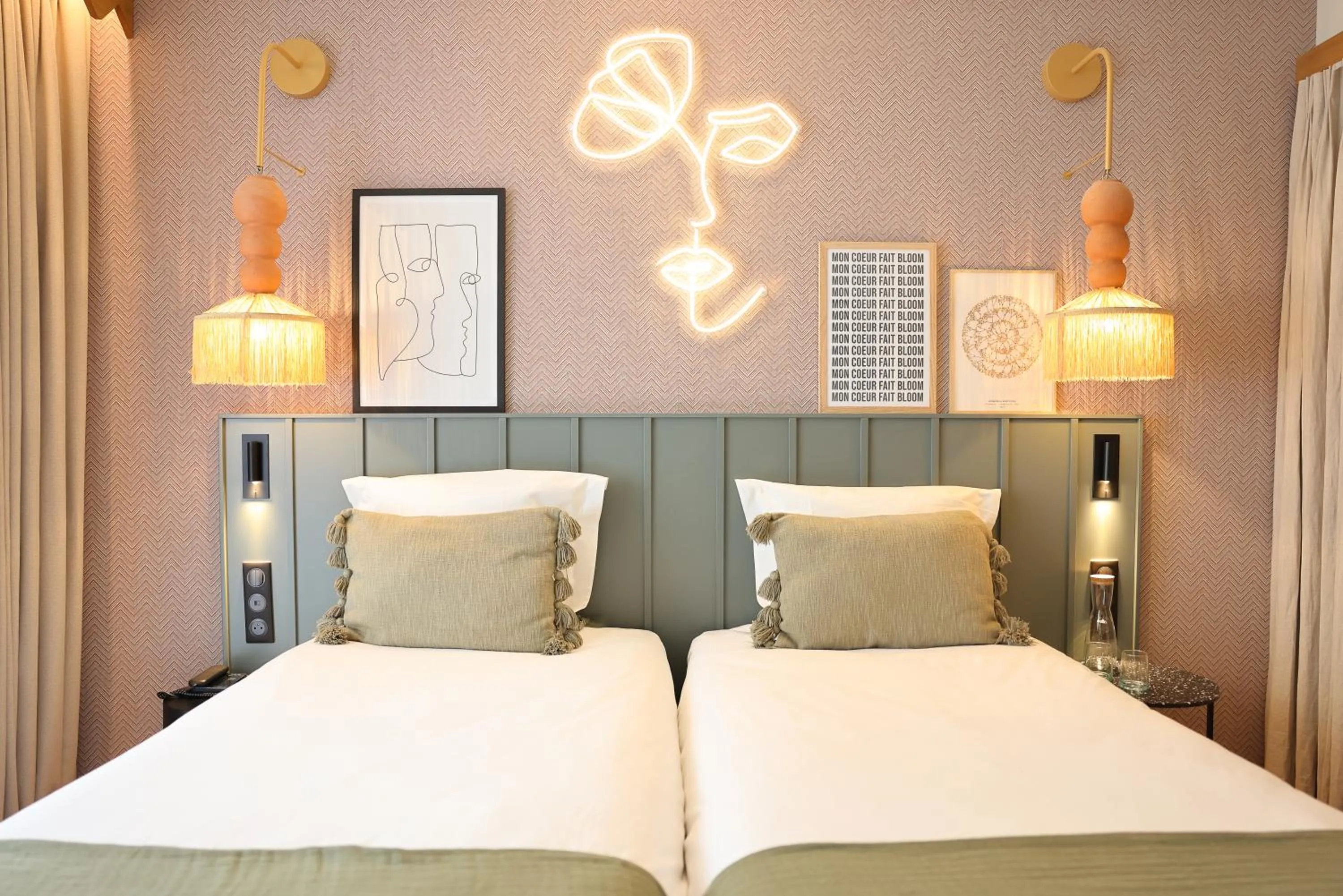 Superior Twin Room with Balcony in Bloom House Hôtel & SPA