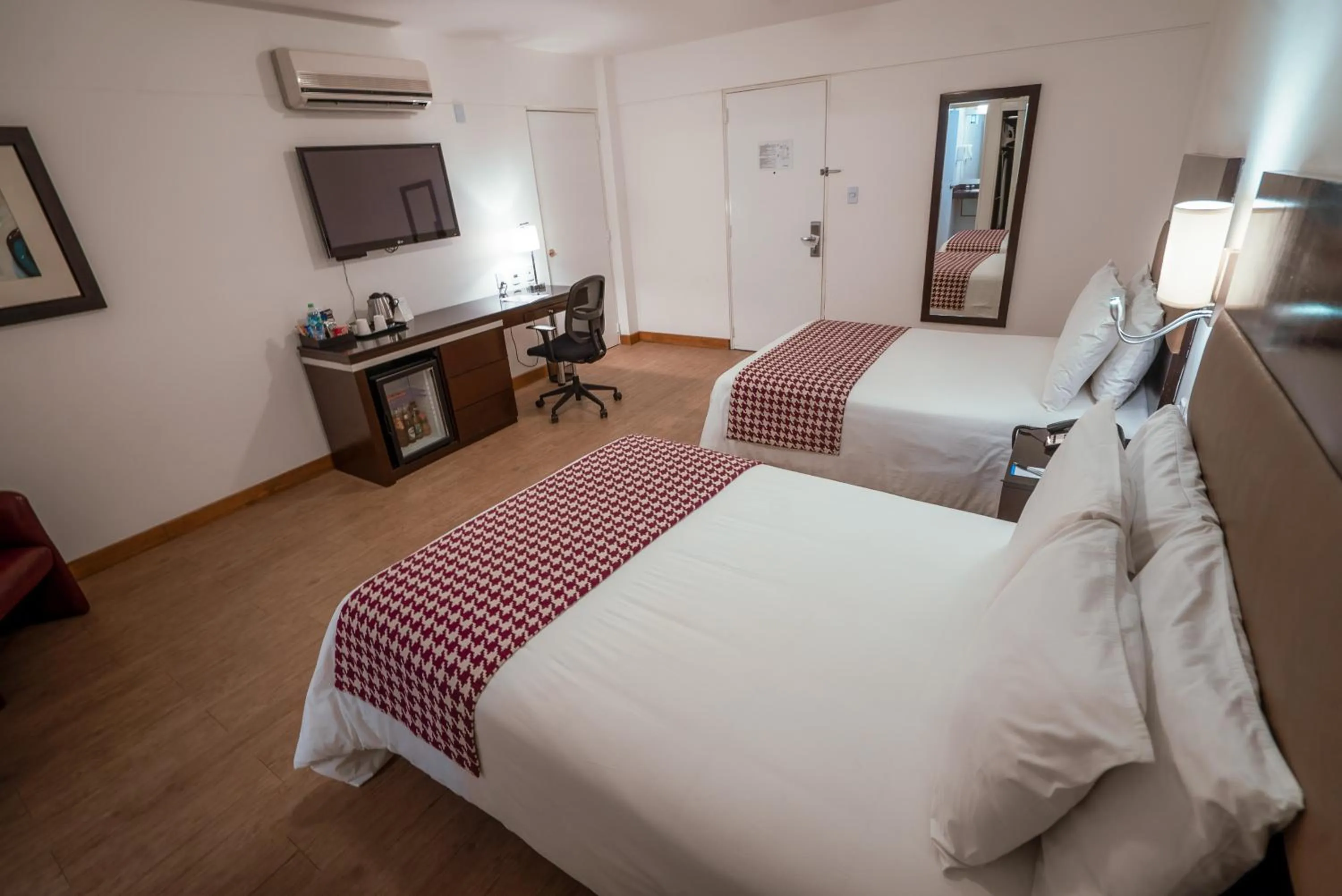 Superior Double Room with Two Double Beds - single occupancy in Wyndham Costa del Sol Chiclayo