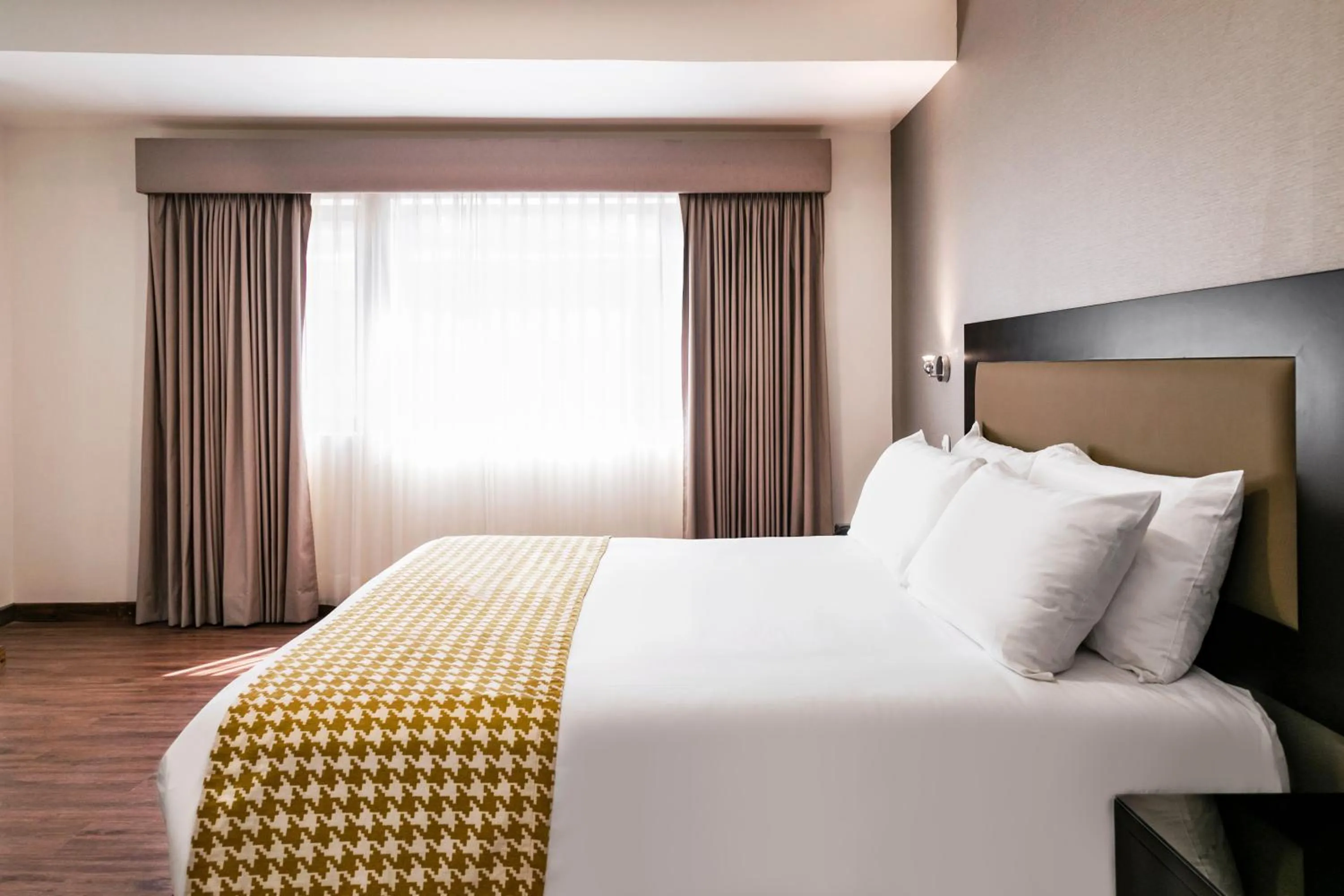 Junior King Suite - Non-Smoking in Wyndham Costa del Sol Piura