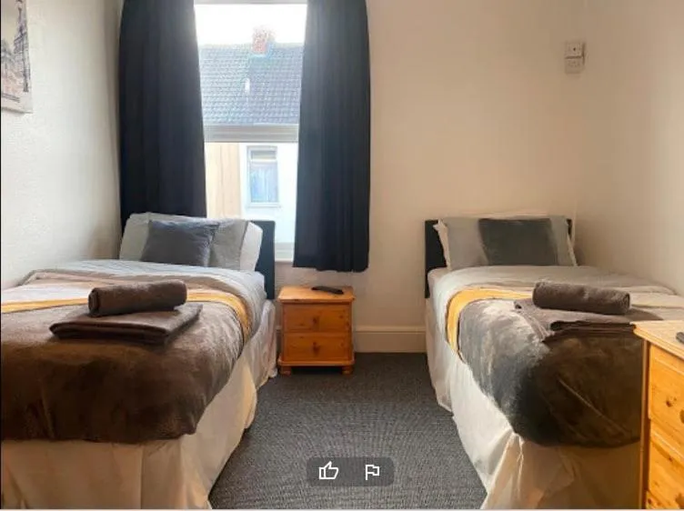 Standard Twin Room with Shared Bathroom in OYO Tudor Lodge - Redcar Beach