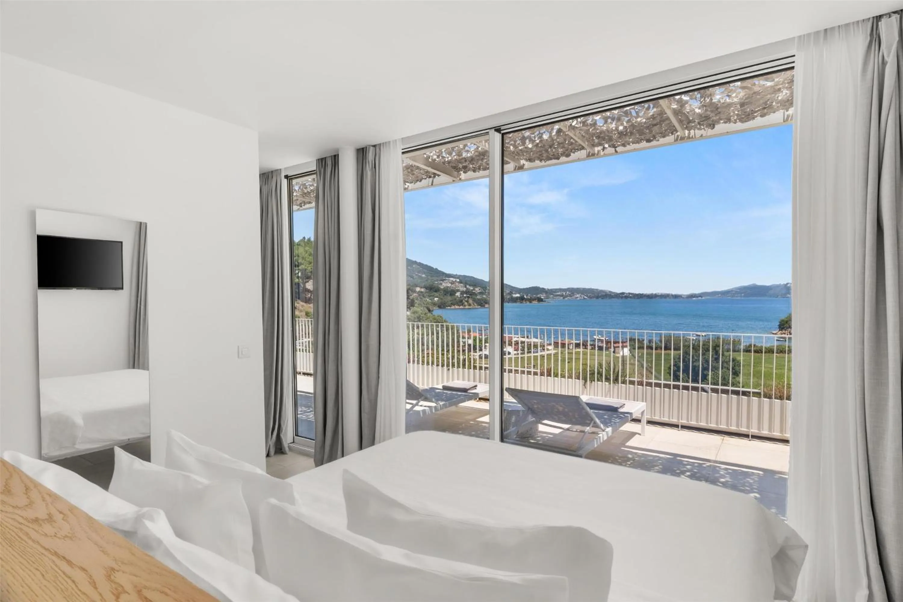 Rooftop Suite - Sea View - Jacuzzi in Radisson Resort Plaza Skiathos