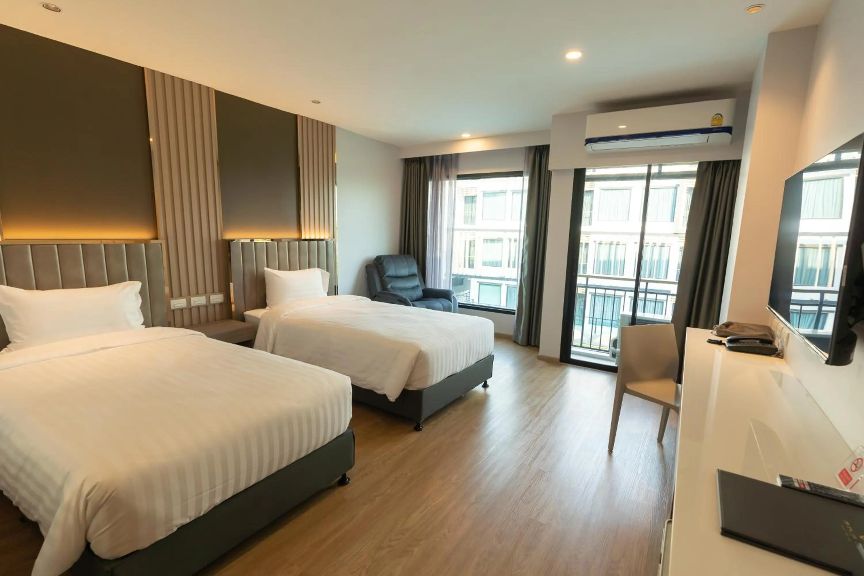 Premium Twin Room in Crystal Srivaree Suvarnabhumi Hotel
