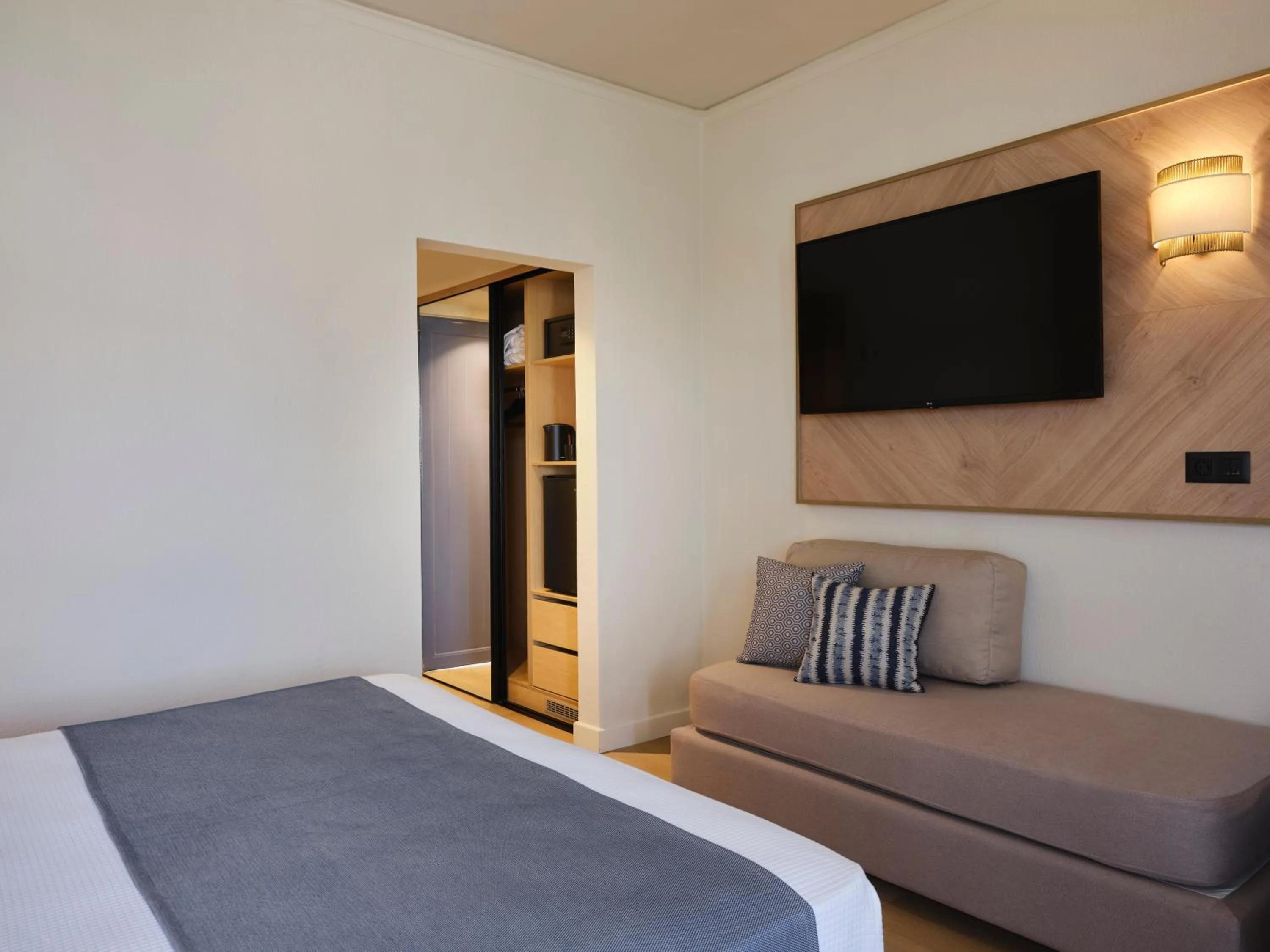 Double Room Limited Sea View for 4 in Atlantica Ocean Beach Resort