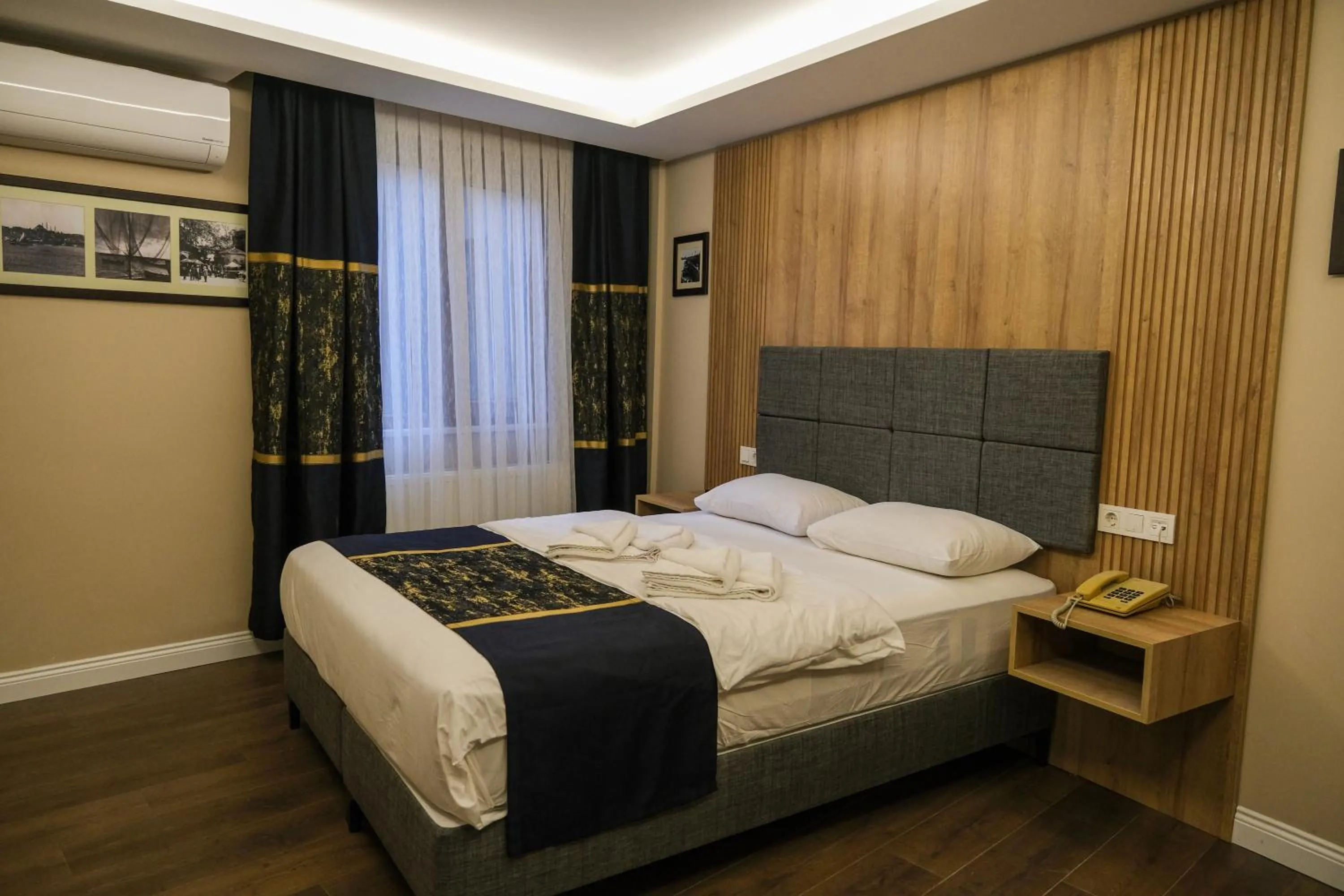 Budget Double Room in Hotel Martin