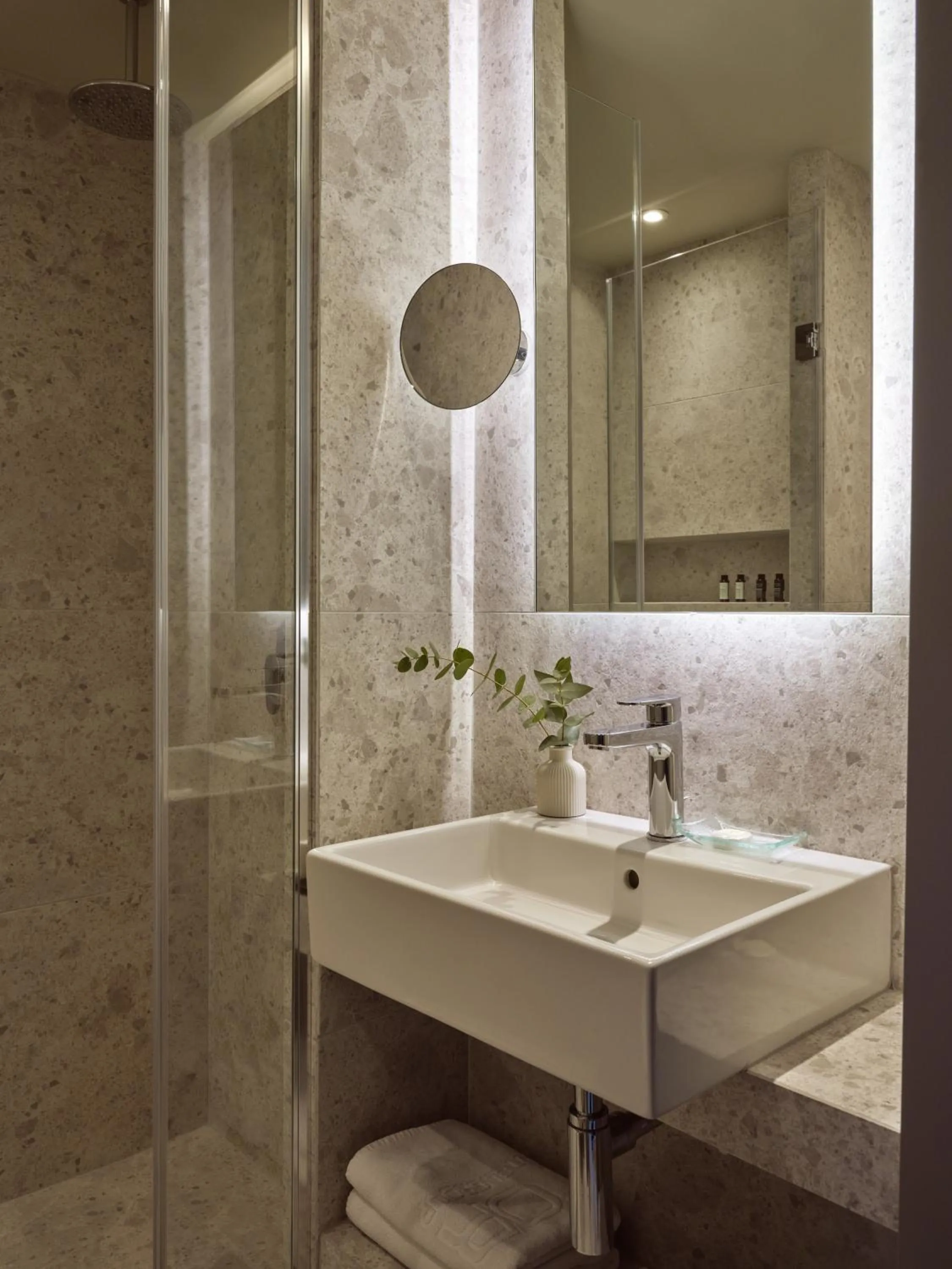 Superior Room Inner View in City Hotel Thessaloniki